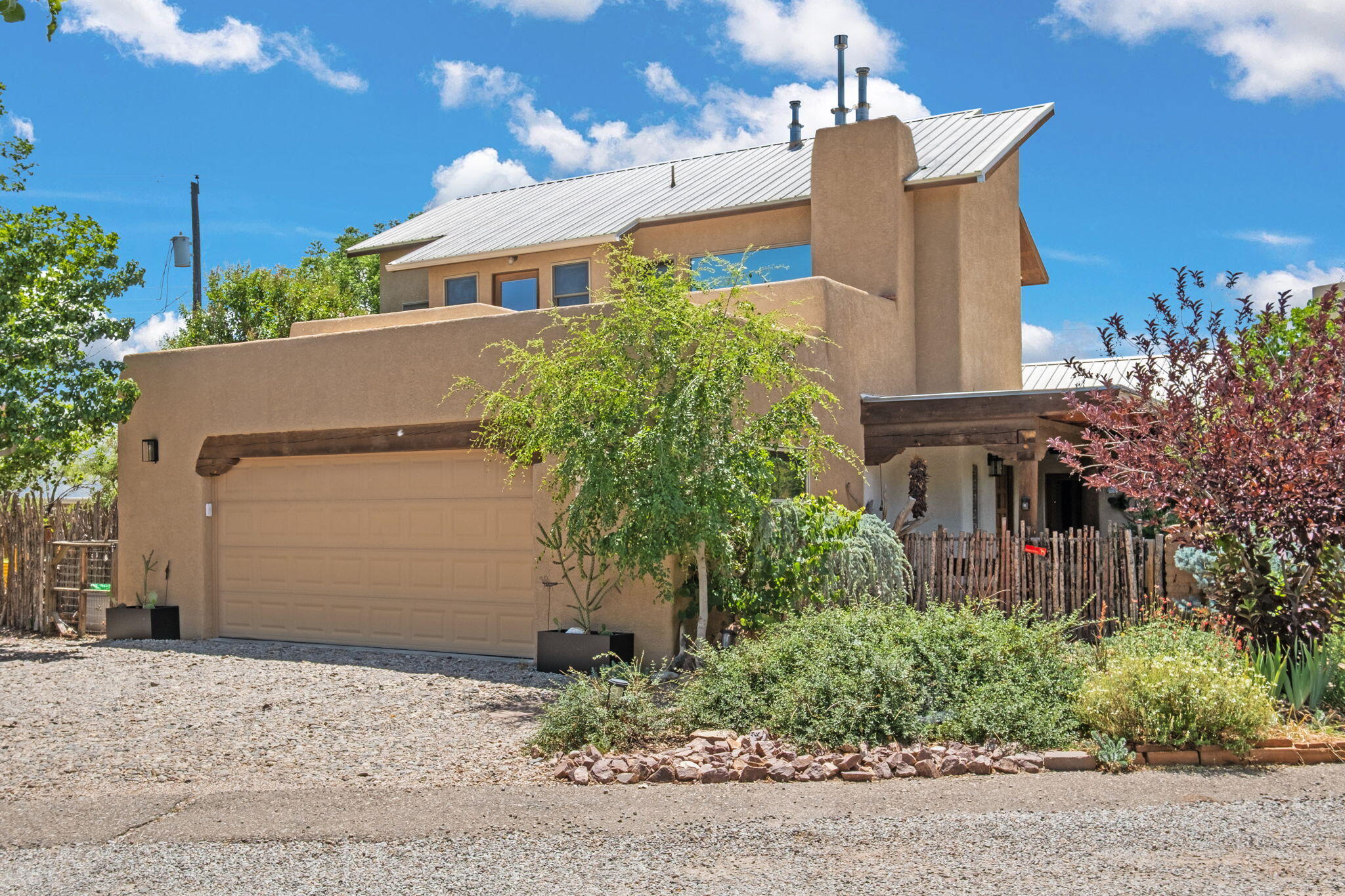 1904 TIERRA VIDA Place NW