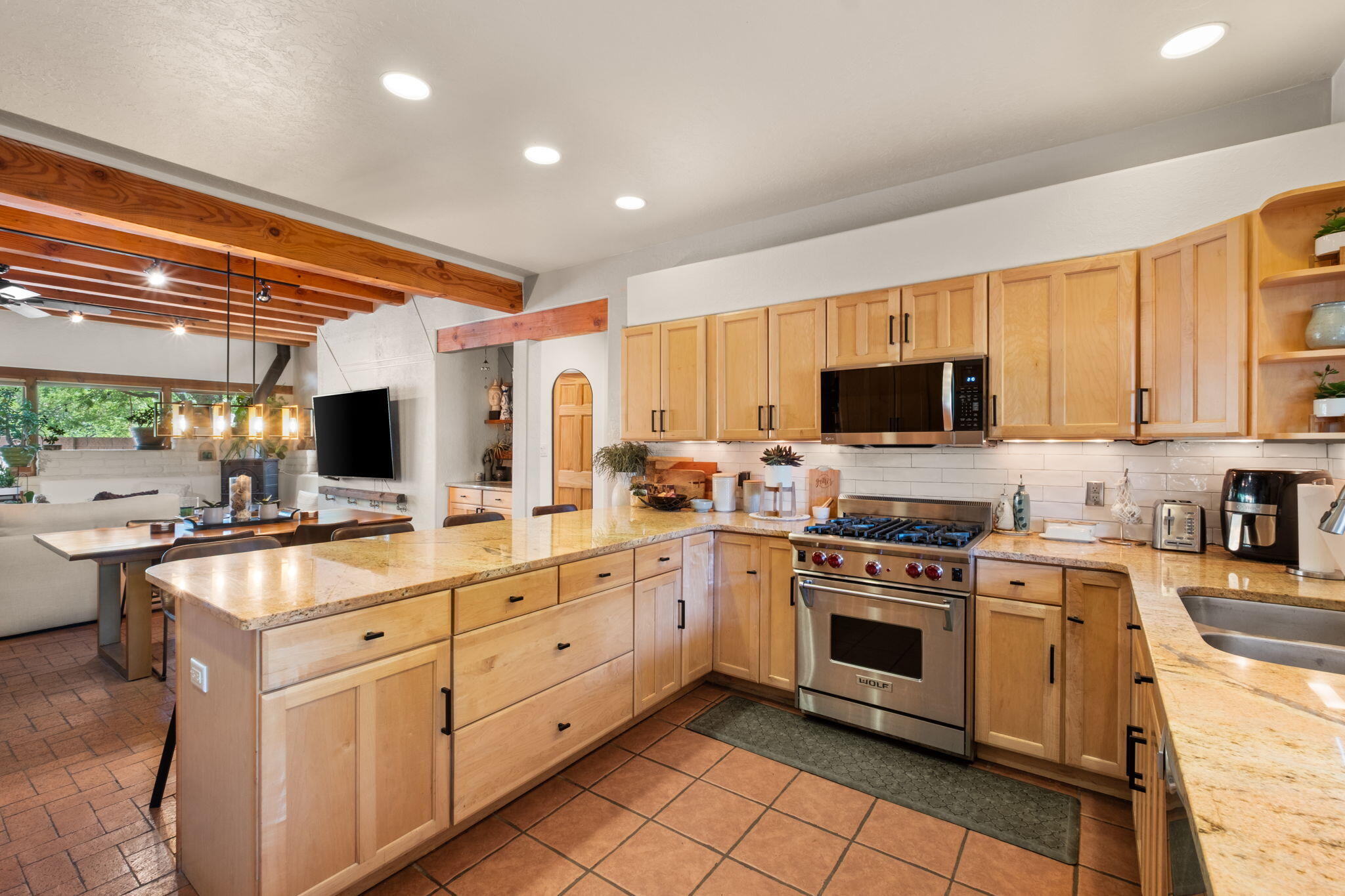 1904 TIERRA VIDA Place NW