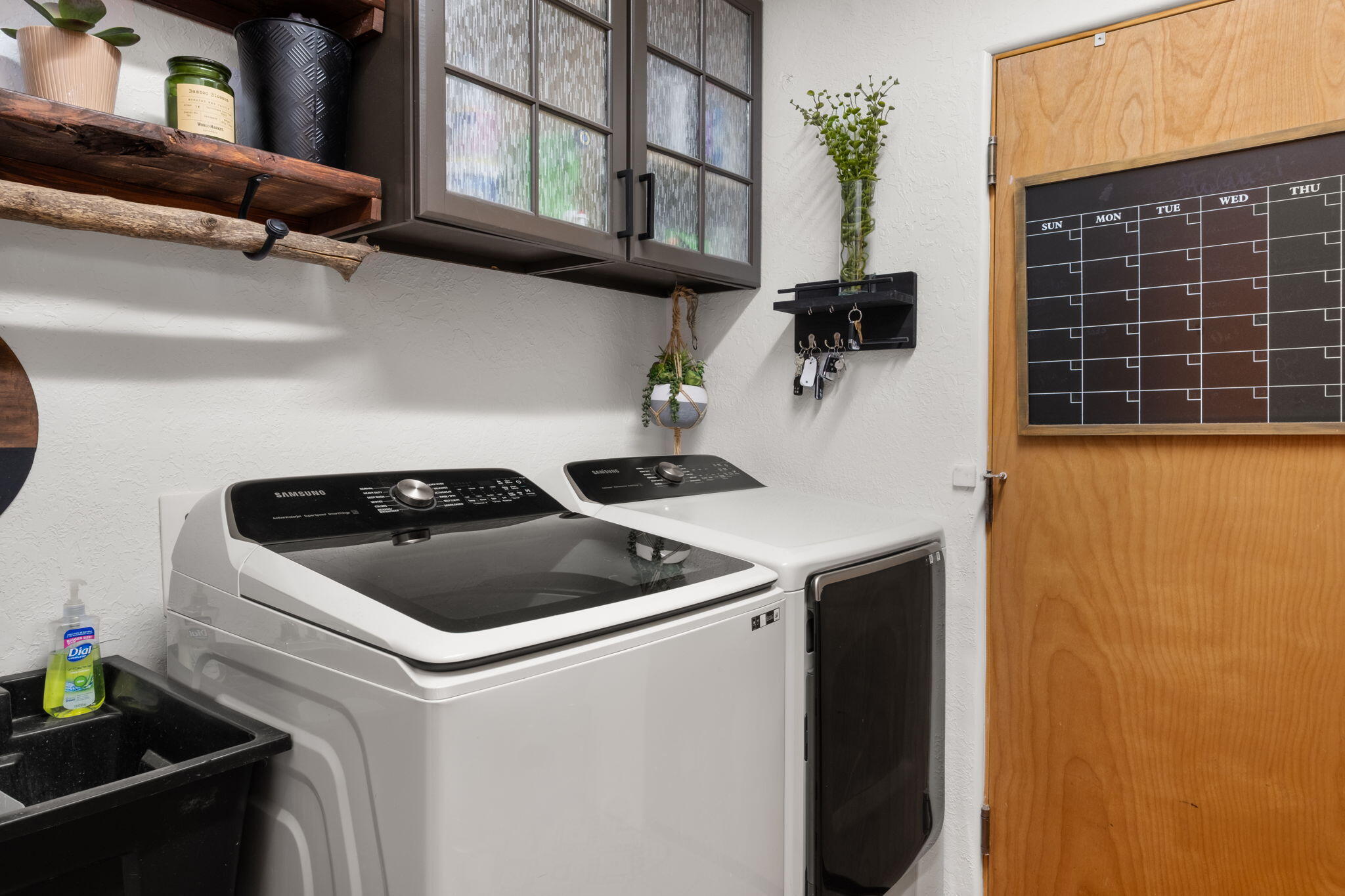 1904 TIERRA VIDA Place NW