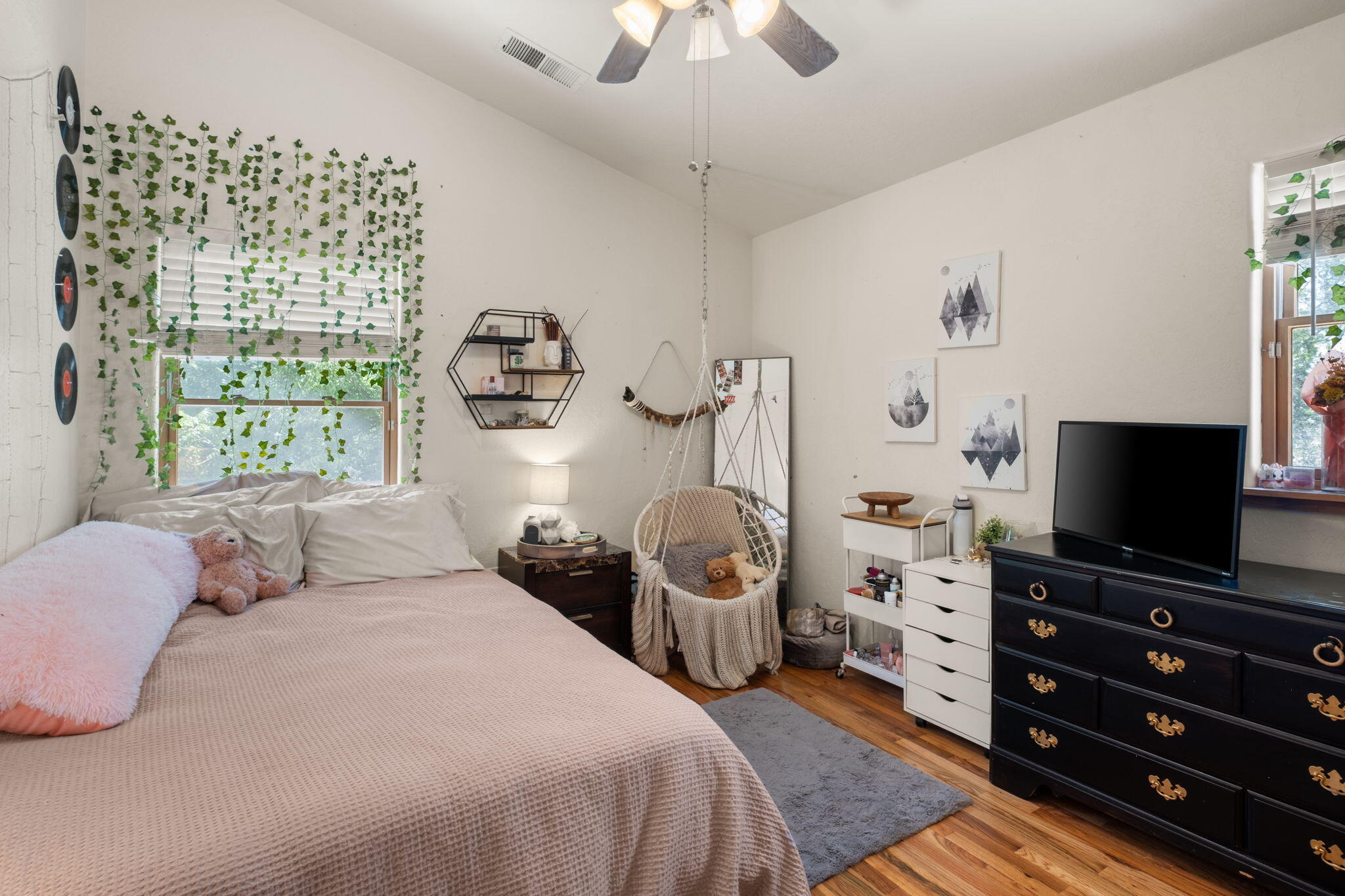 1904 TIERRA VIDA Place NW