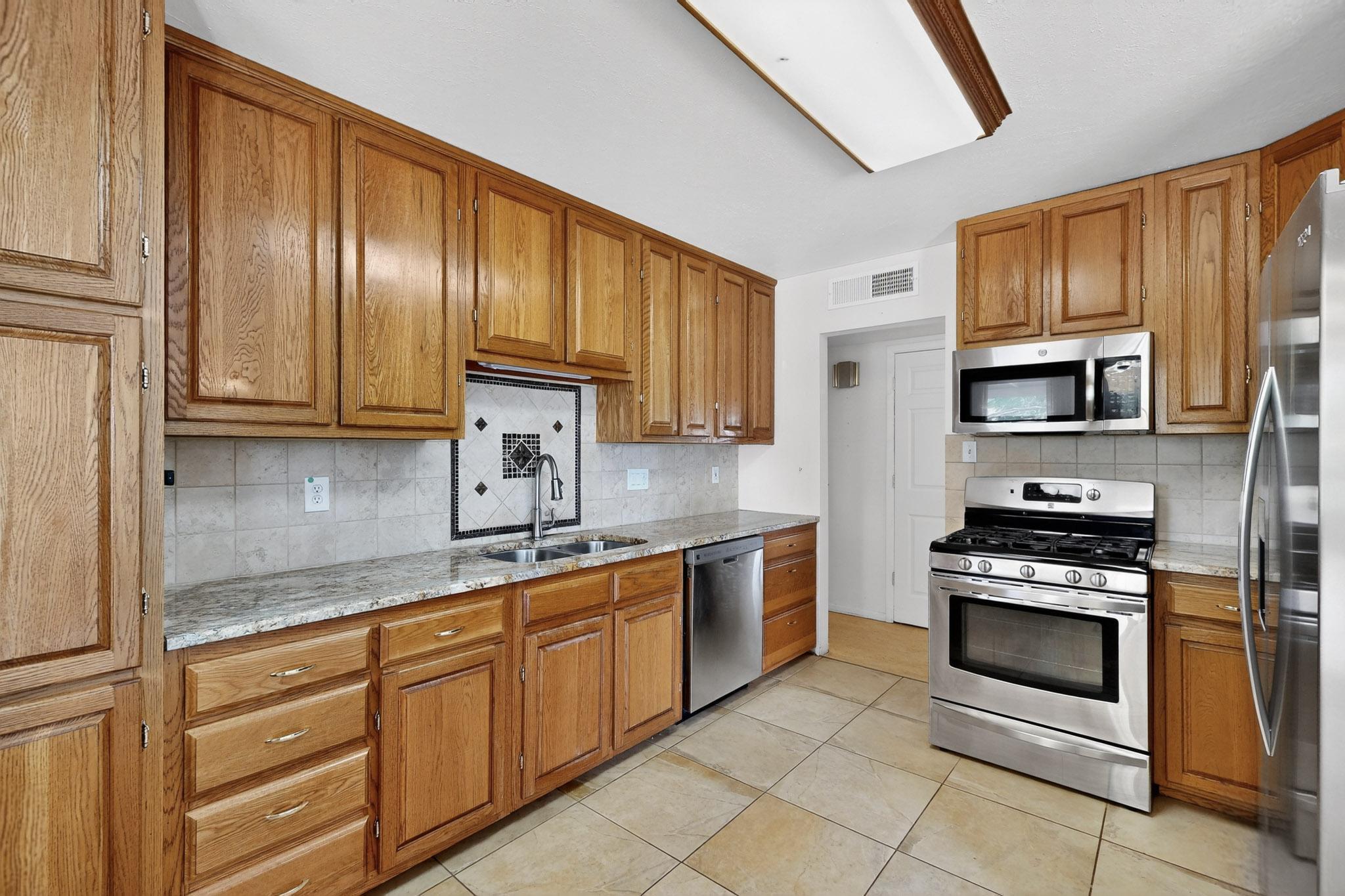 7413 ARVADA Avenue NE