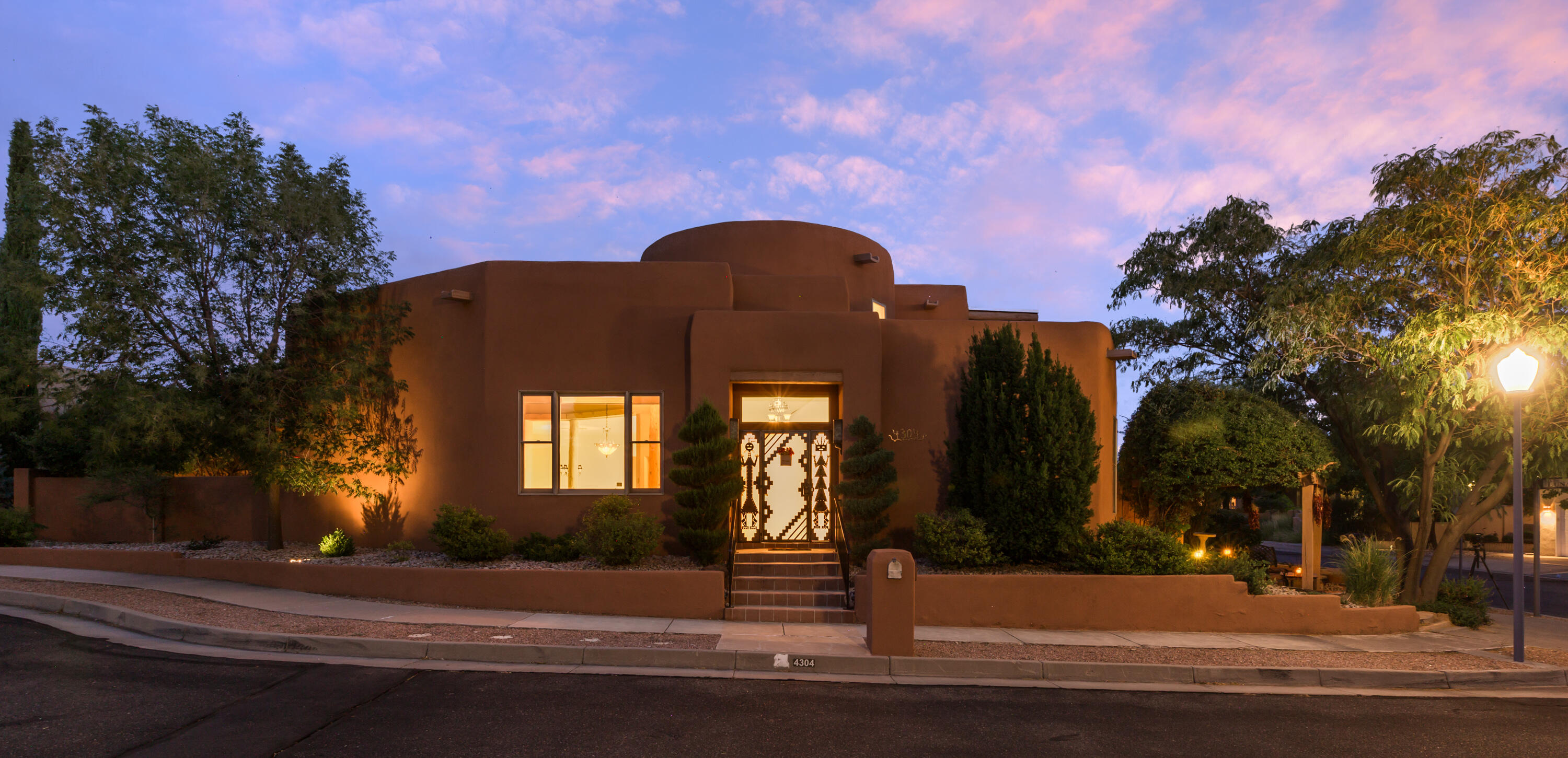 4304 VIA DE LUNA NE