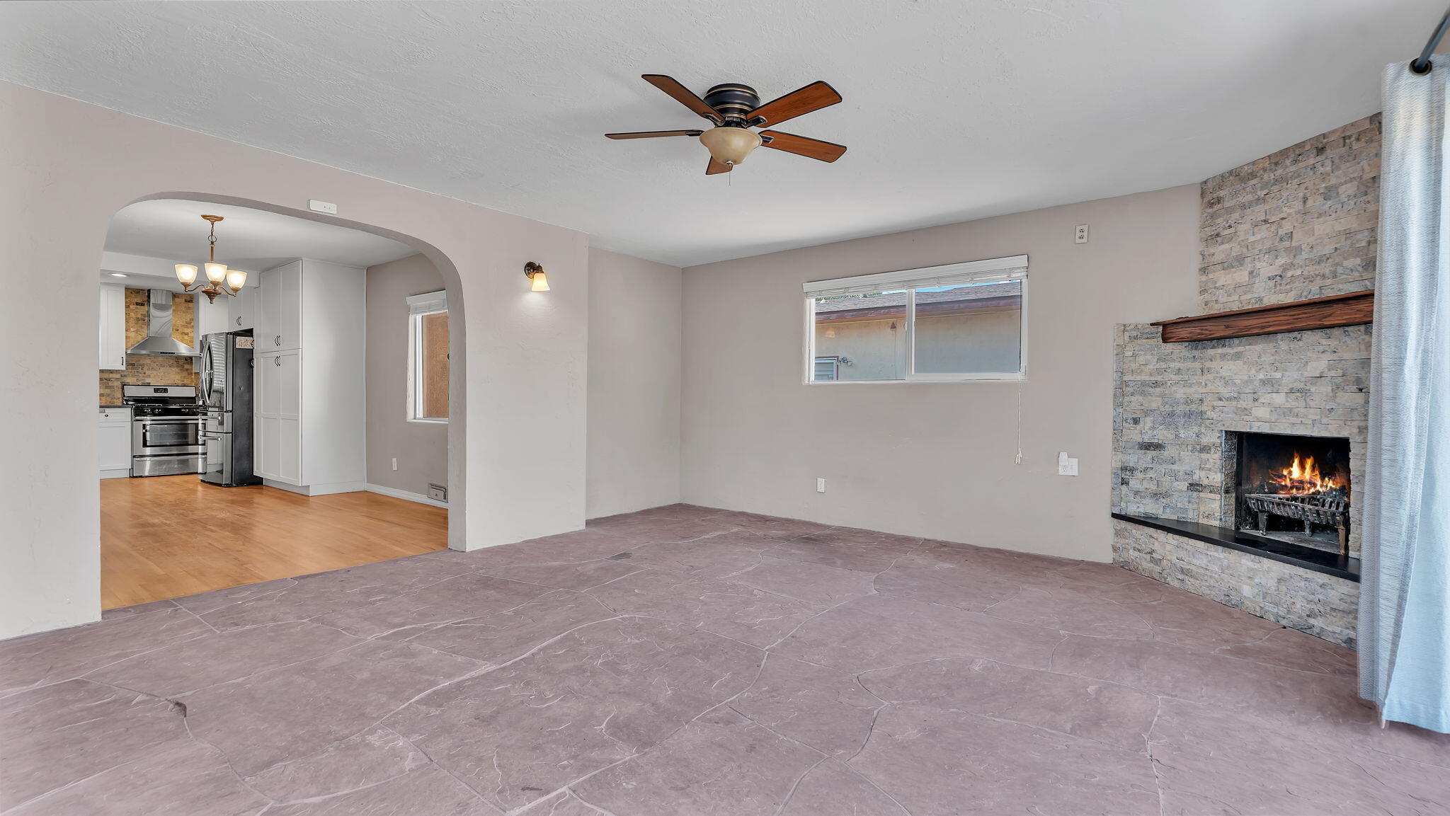 1025 VASSAR Drive NE