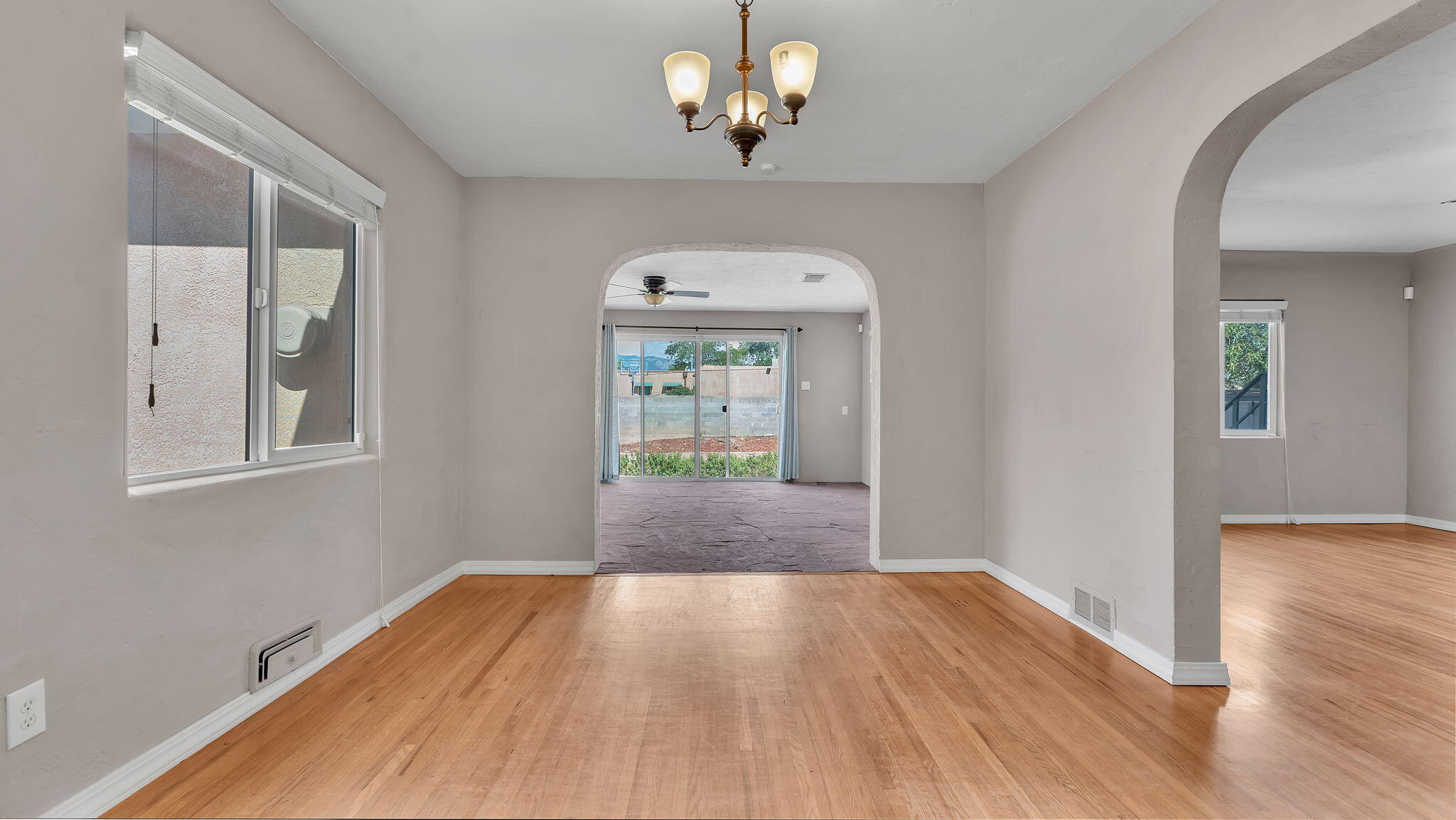 1025 VASSAR Drive NE