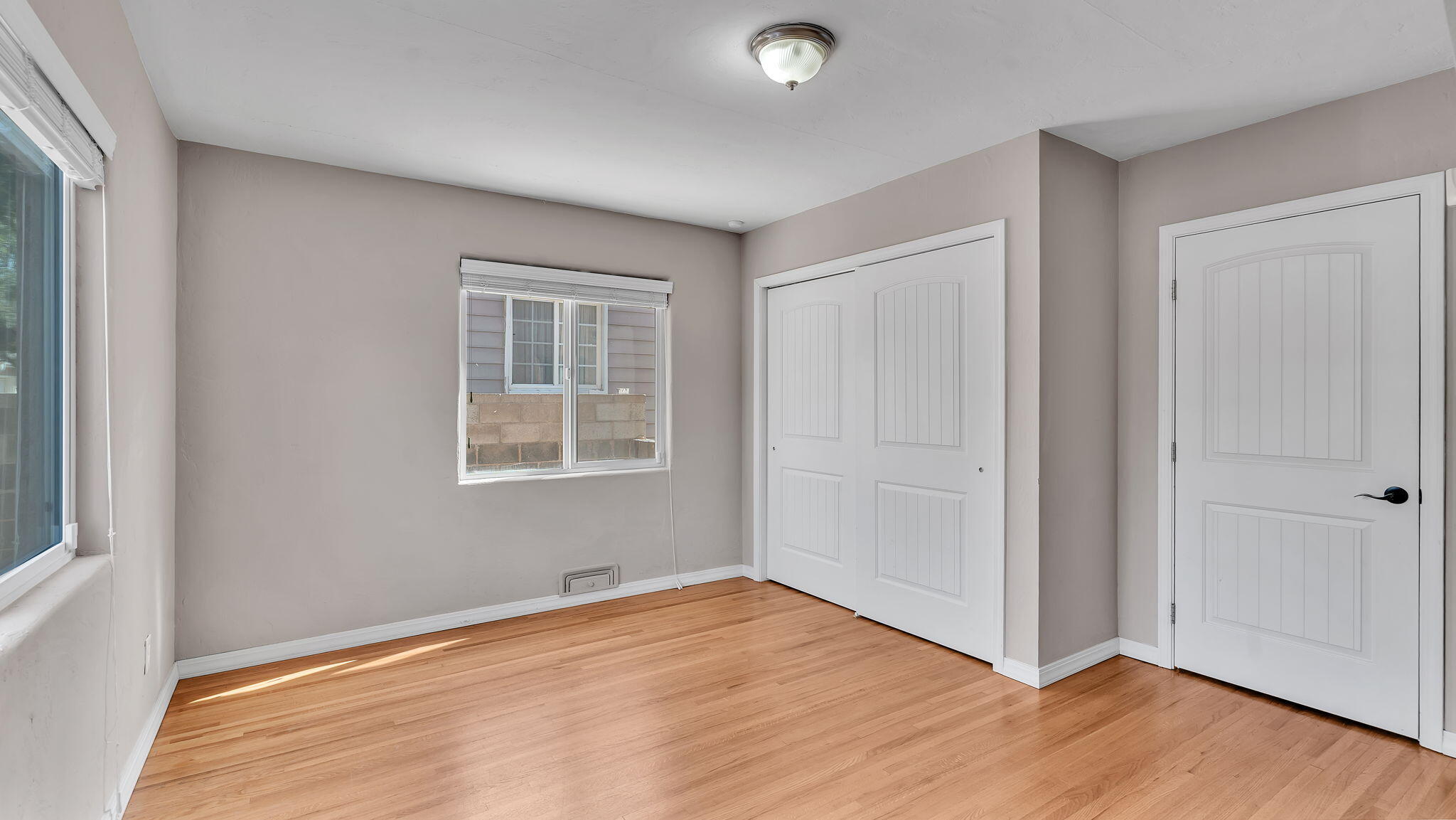 1025 VASSAR Drive NE