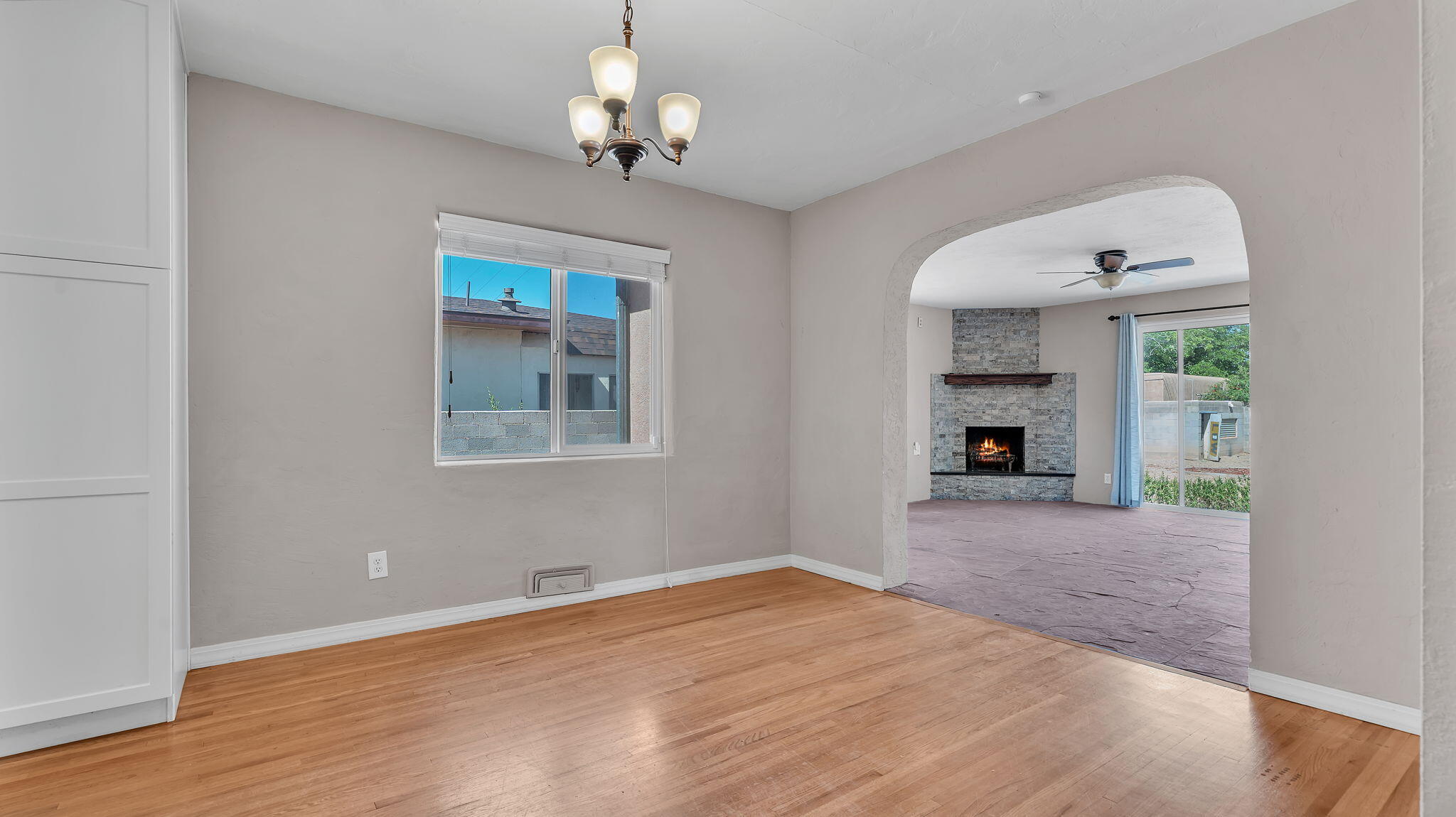 1025 VASSAR Drive NE