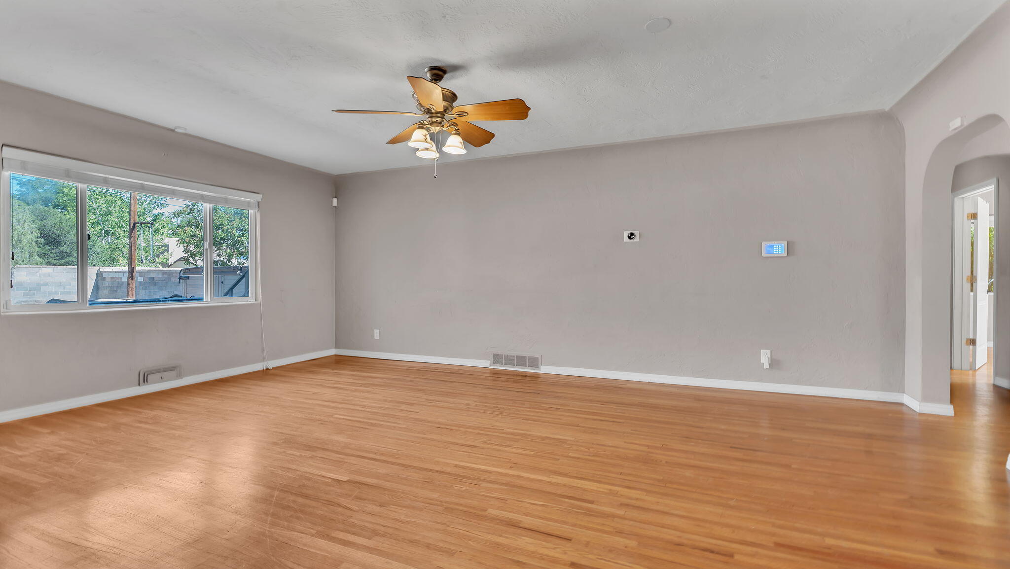 1025 VASSAR Drive NE