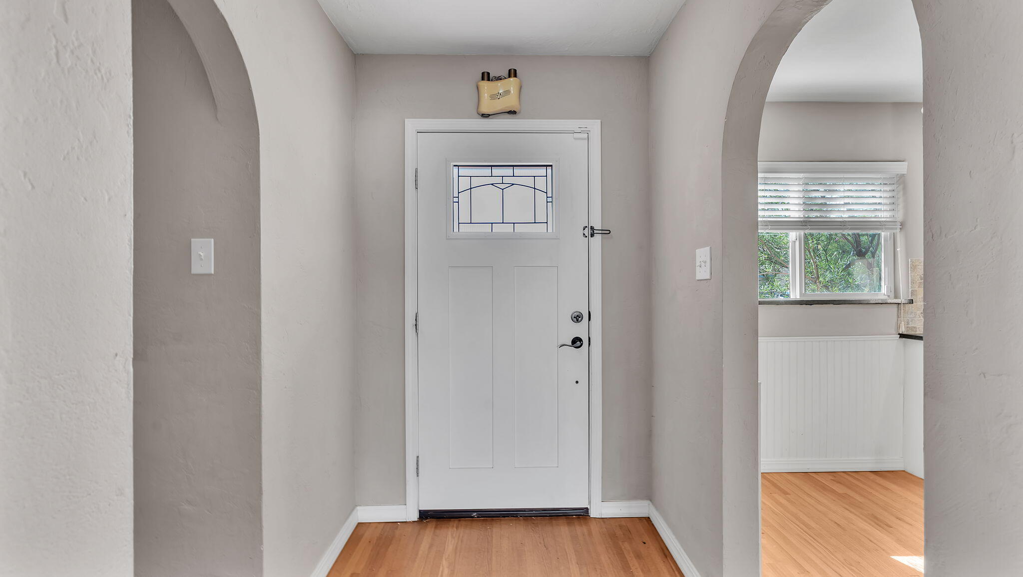 1025 VASSAR Drive NE