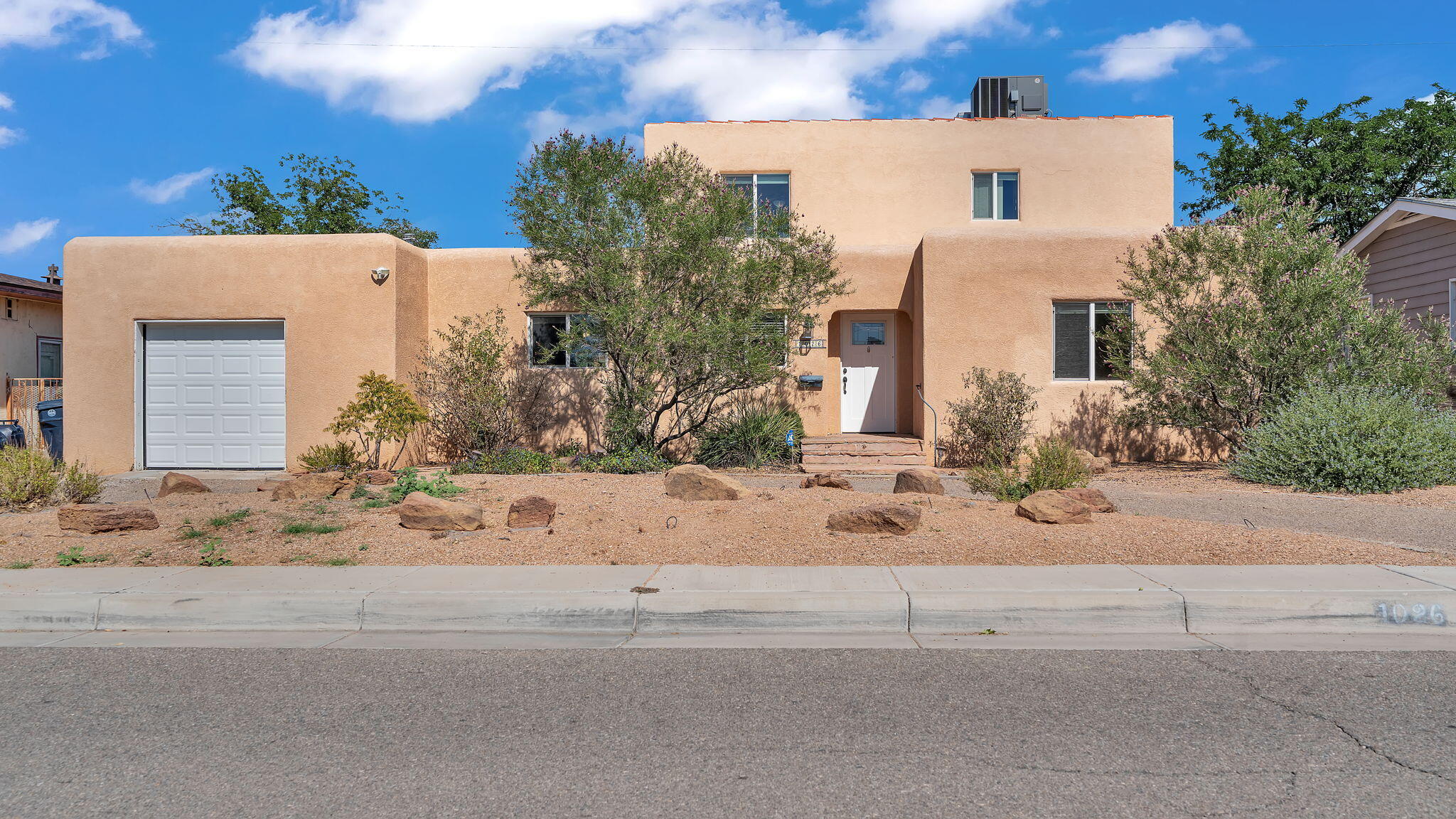 1025 VASSAR Drive NE