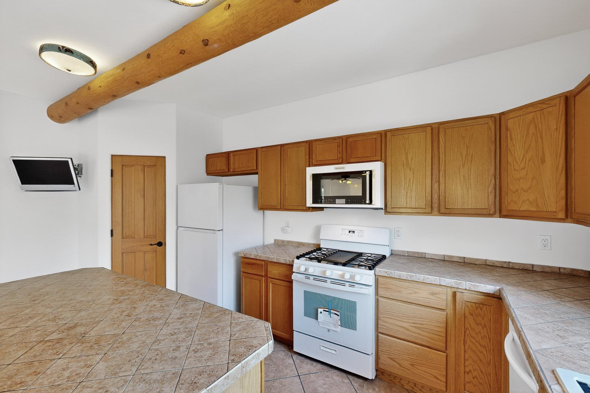 7335 Dancing Eagle Avenue NE