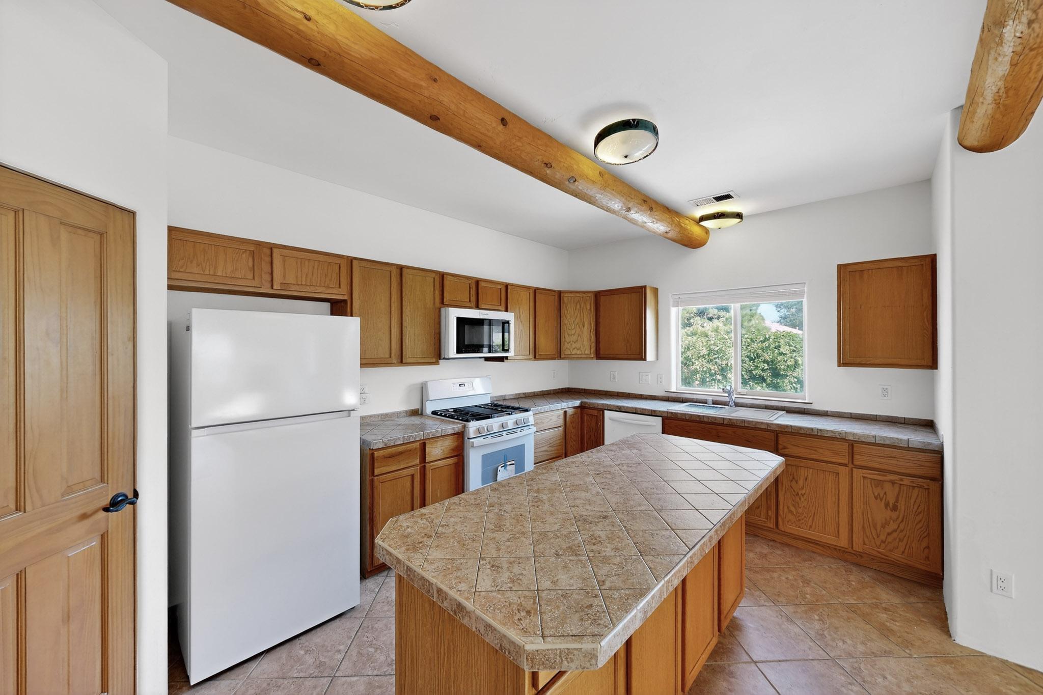 7335 Dancing Eagle Avenue NE