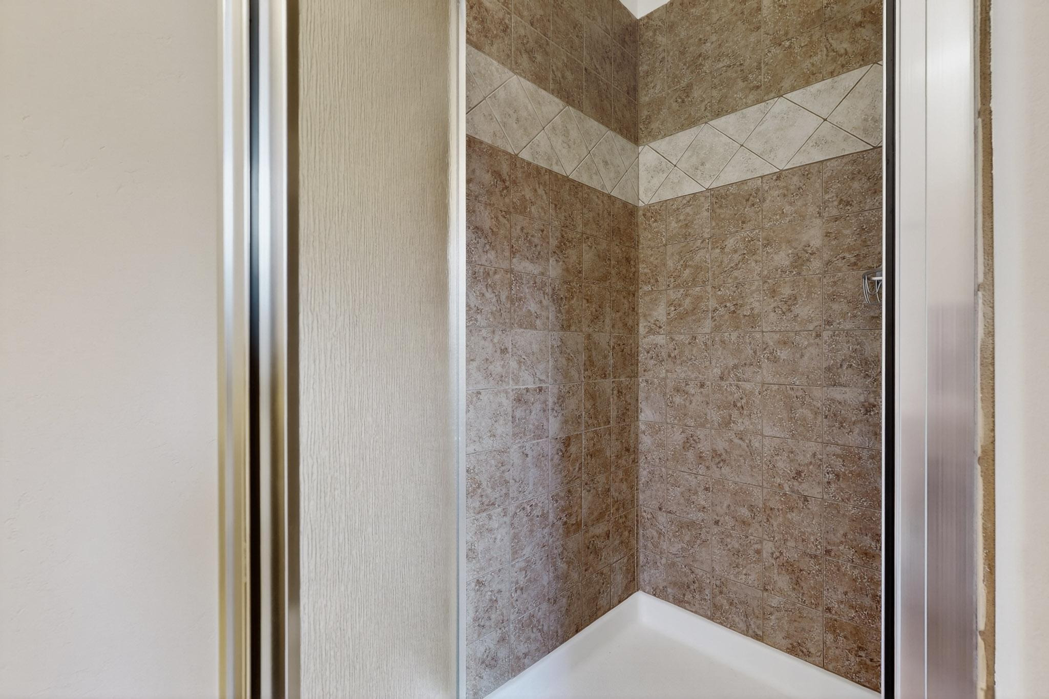 7335 Dancing Eagle Avenue NE