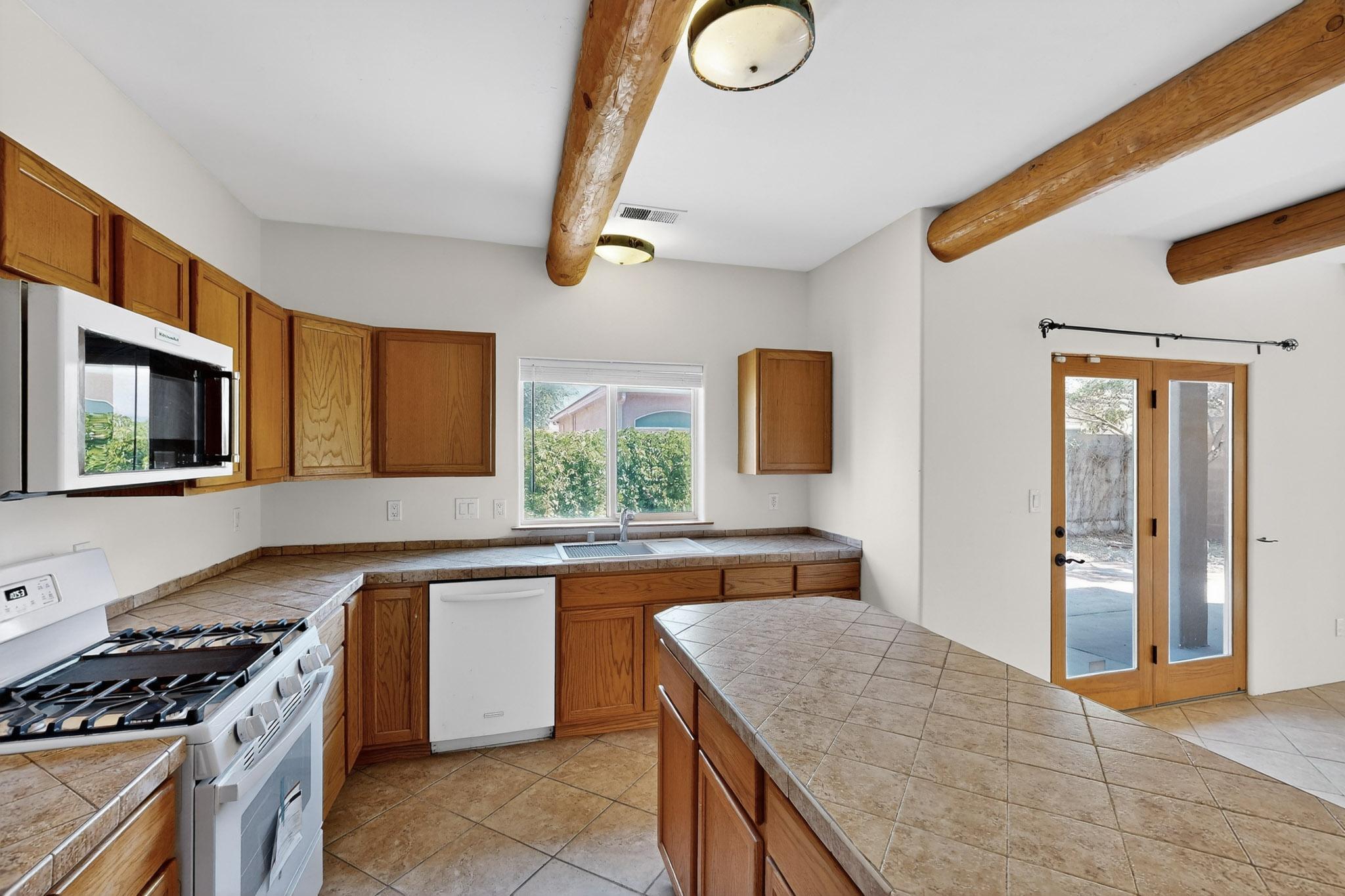 7335 Dancing Eagle Avenue NE