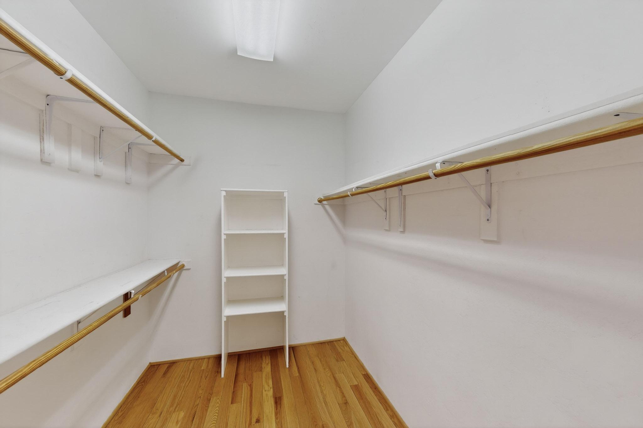 7335 Dancing Eagle Avenue NE