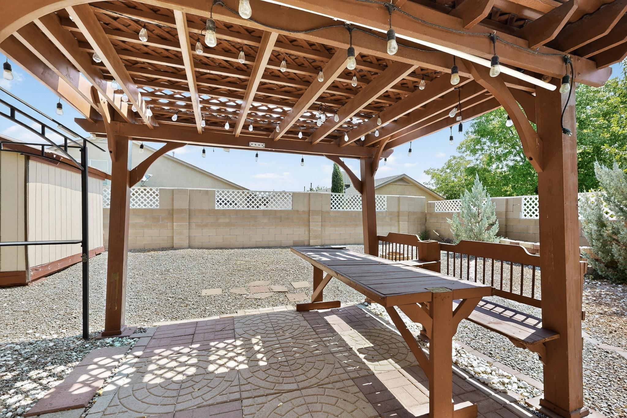 409 PLAYFUL MEADOWS Drive NE