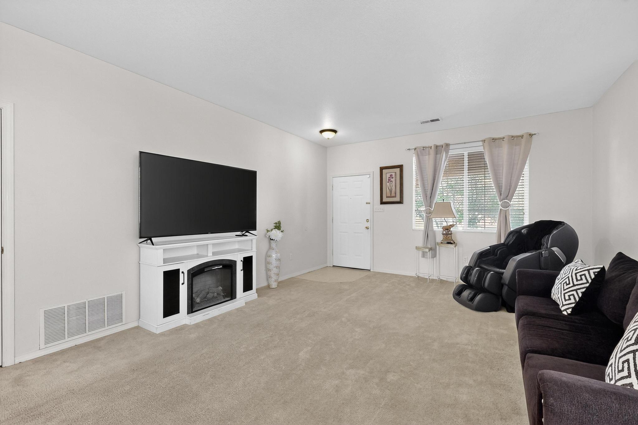 409 PLAYFUL MEADOWS Drive NE