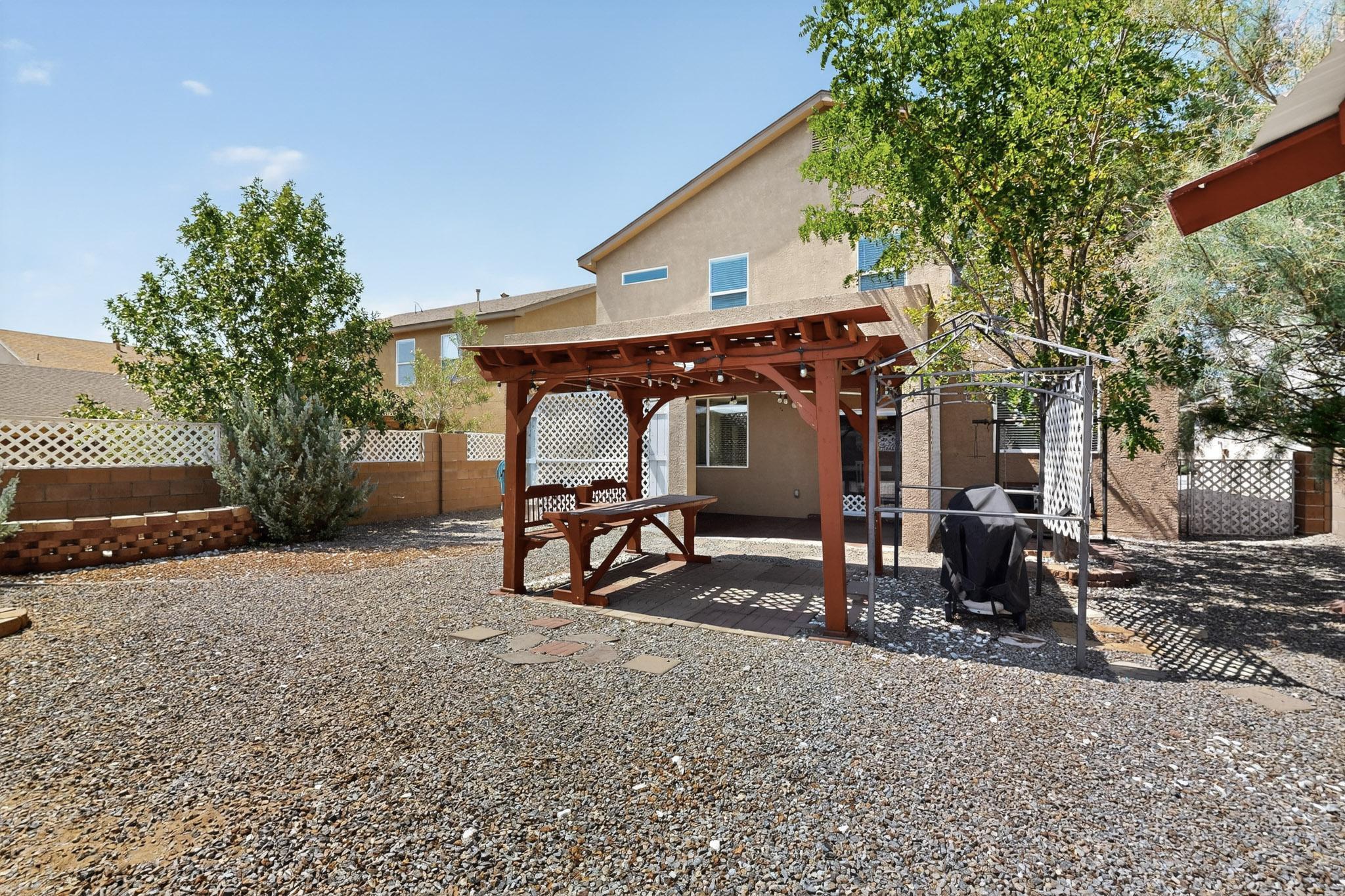 409 PLAYFUL MEADOWS Drive NE