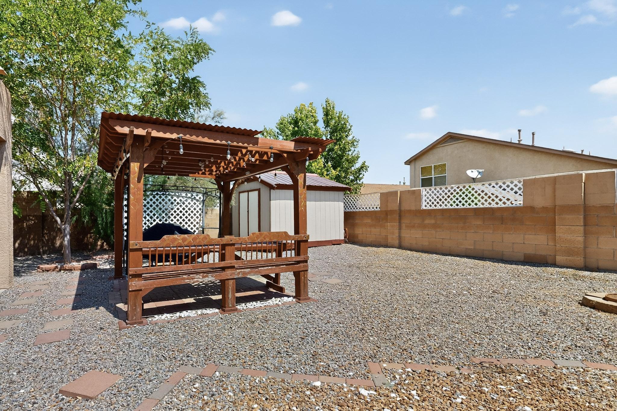 409 PLAYFUL MEADOWS Drive NE