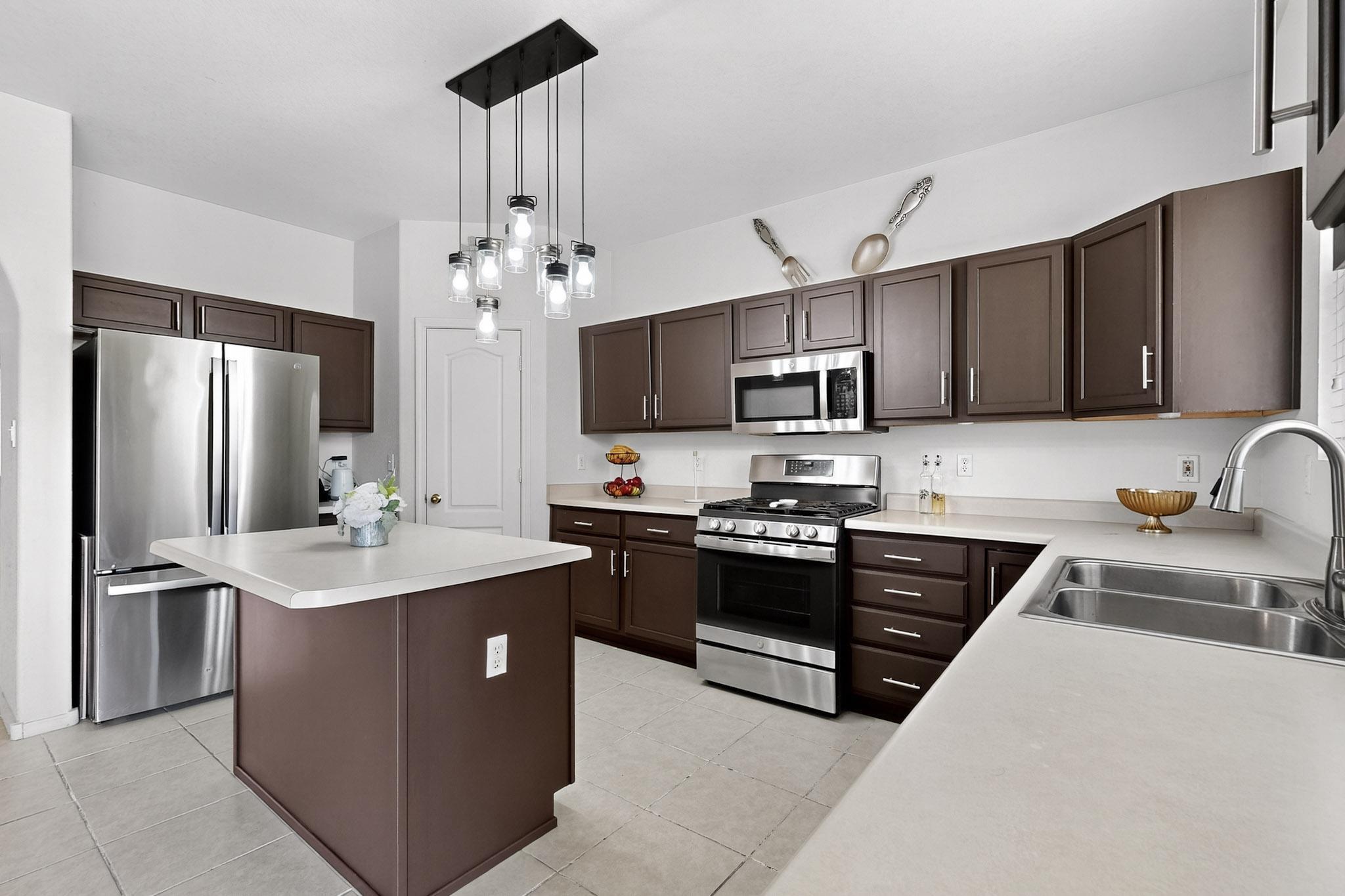 409 PLAYFUL MEADOWS Drive NE