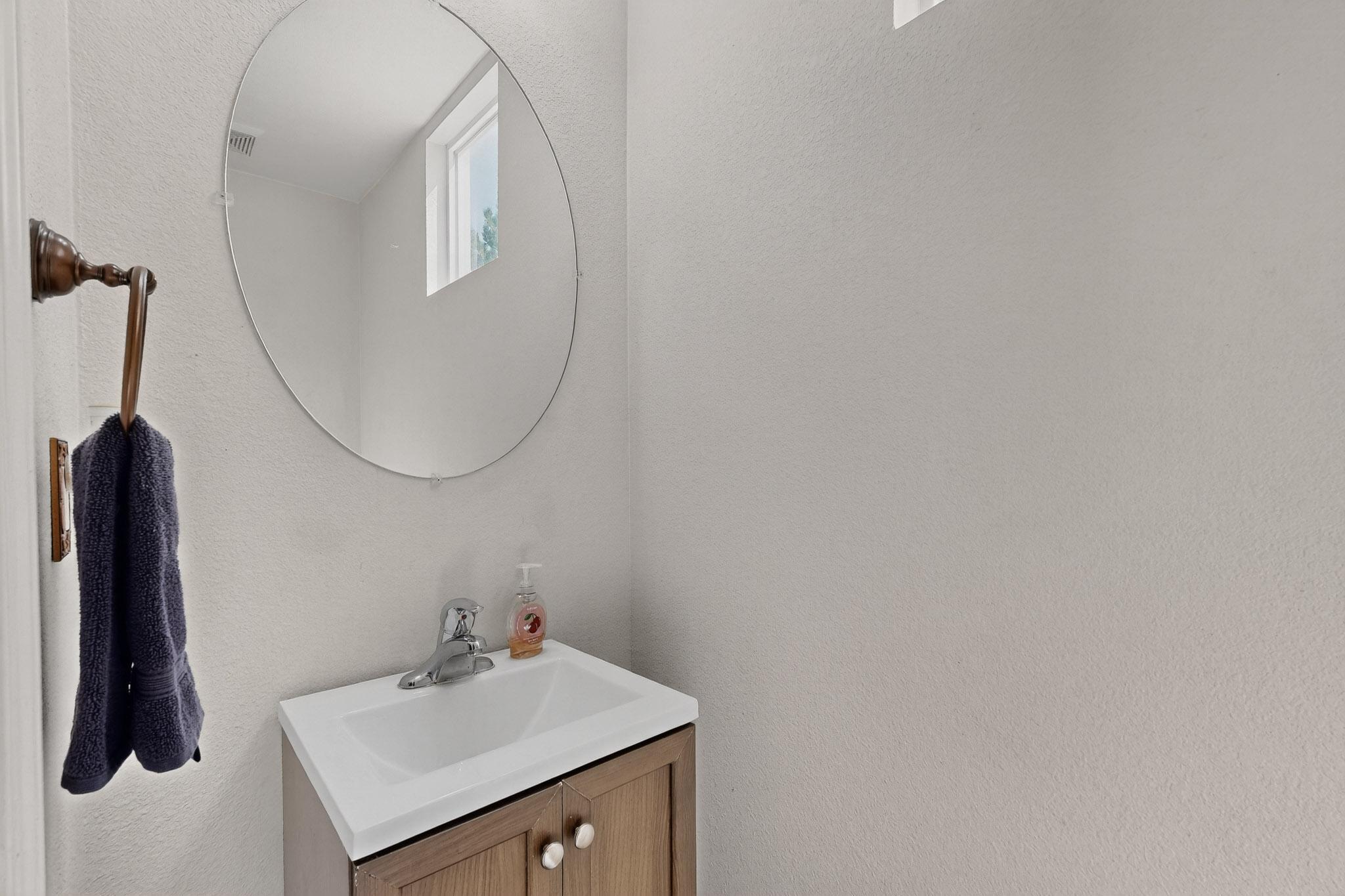 409 PLAYFUL MEADOWS Drive NE