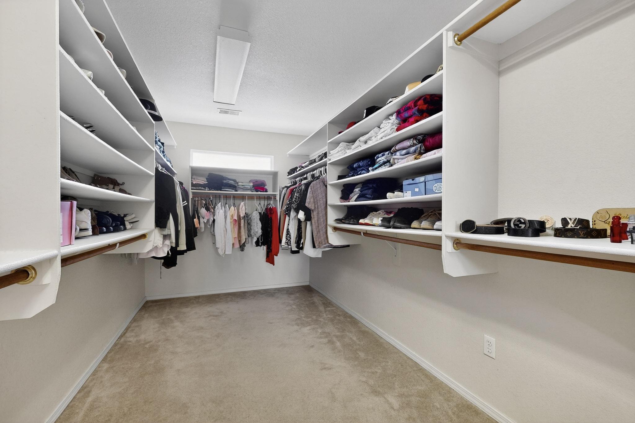 409 PLAYFUL MEADOWS Drive NE