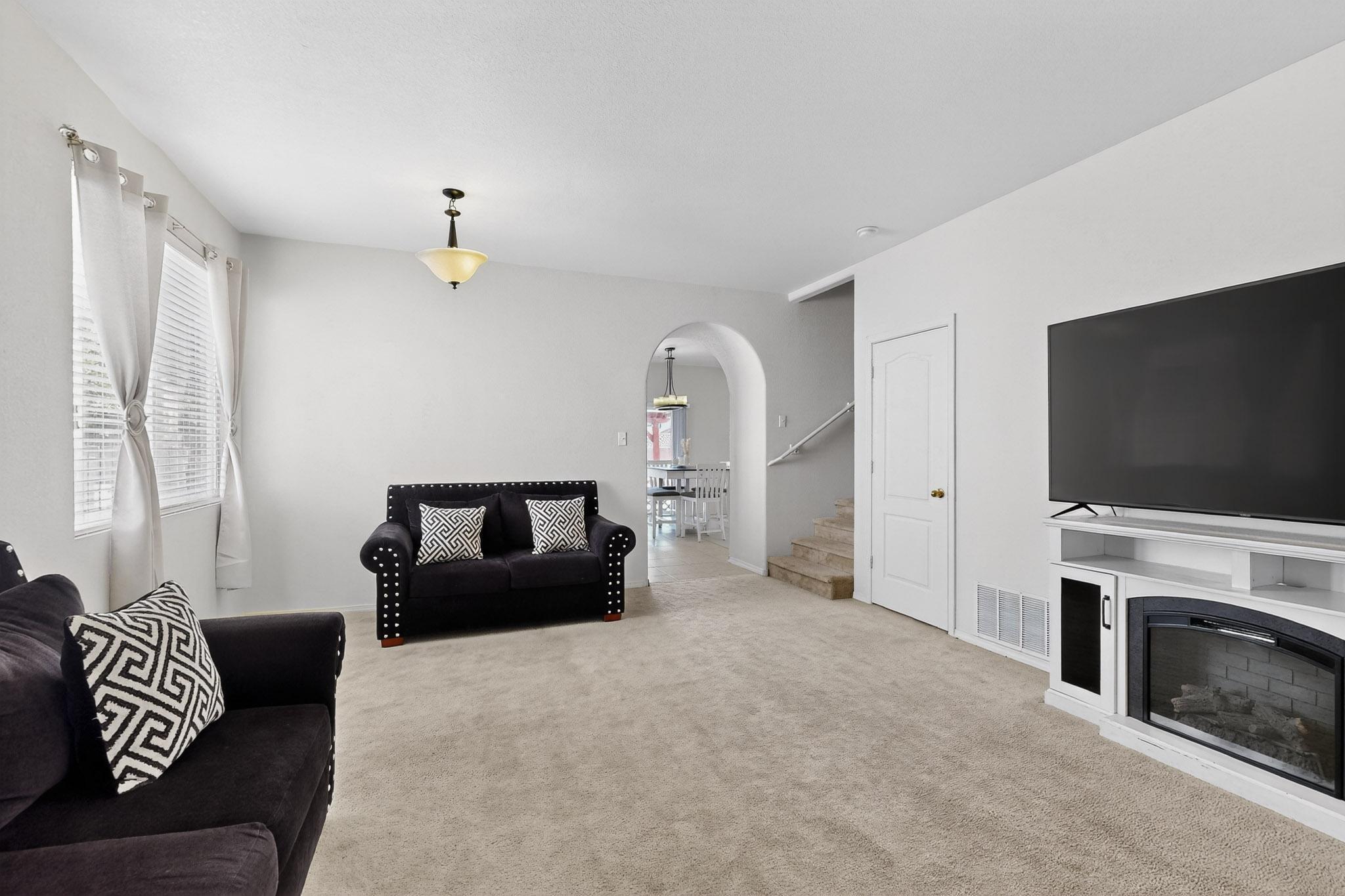 409 PLAYFUL MEADOWS Drive NE