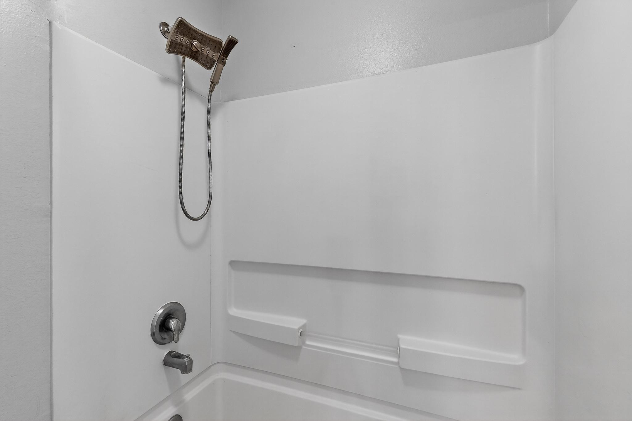 2023 DILLON Drive NE