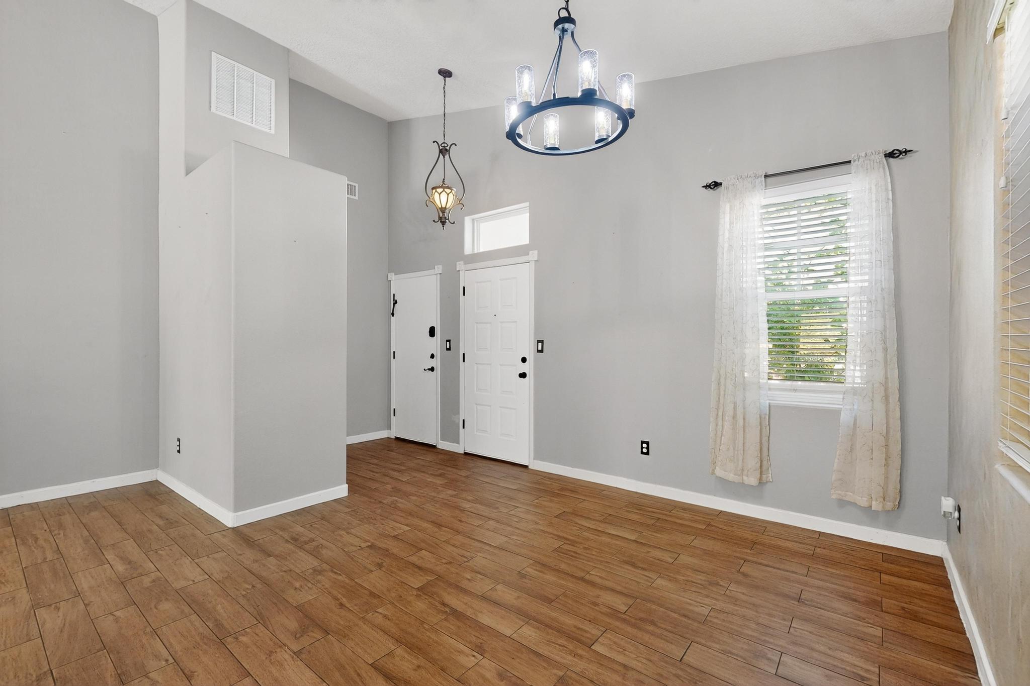 2023 DILLON Drive NE