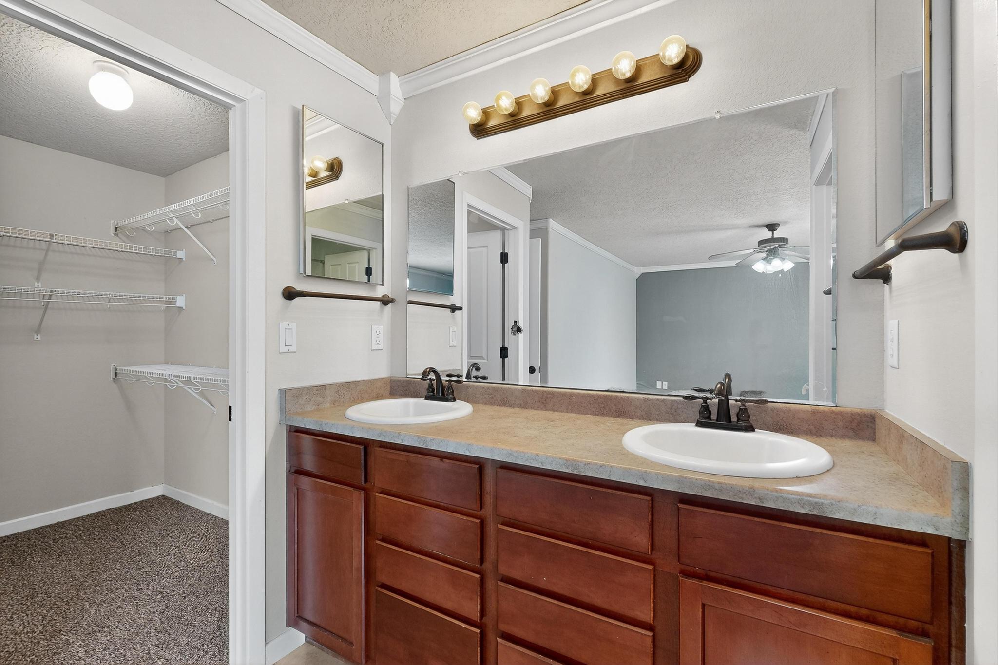 2023 DILLON Drive NE