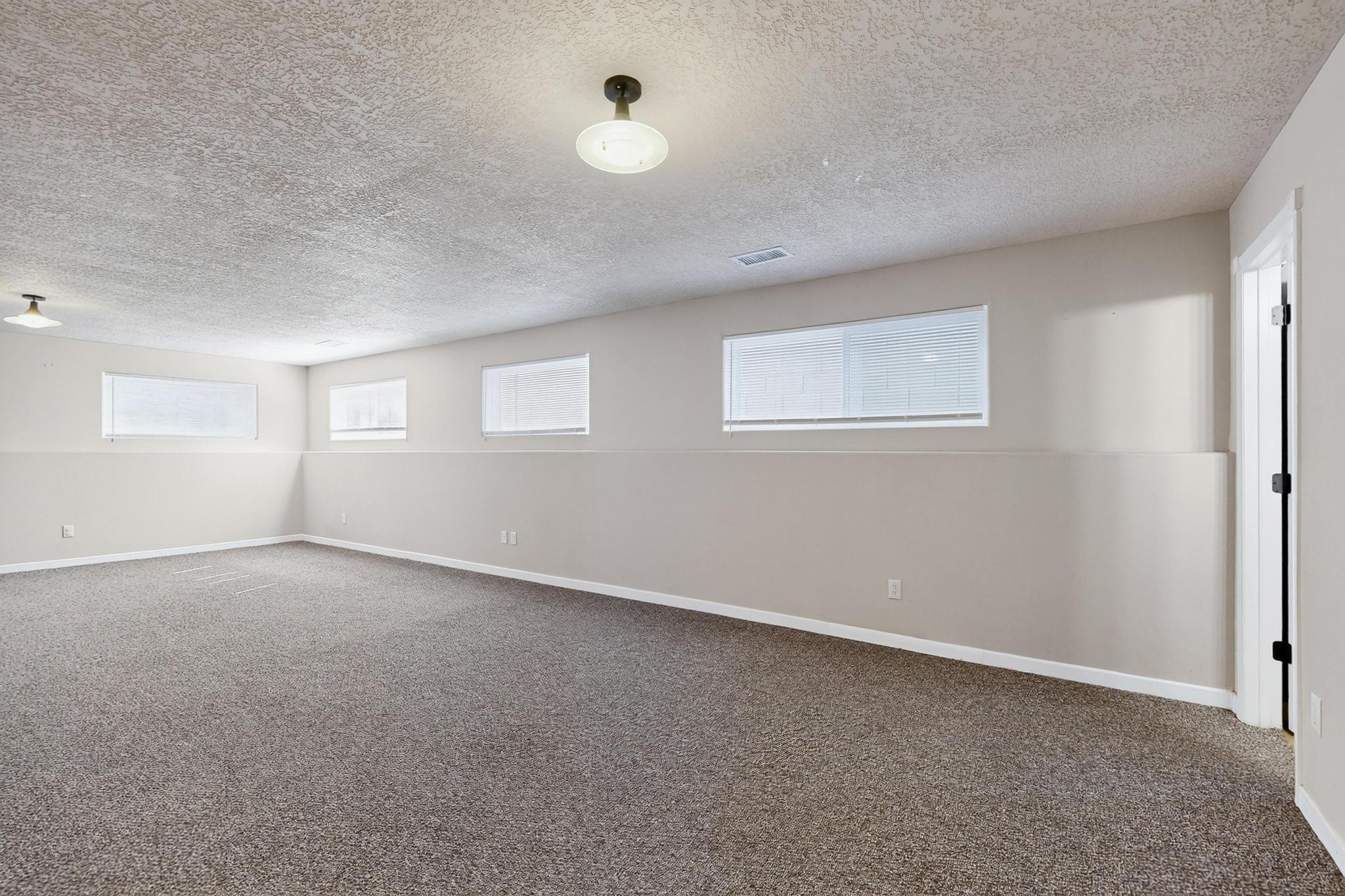 2023 DILLON Drive NE