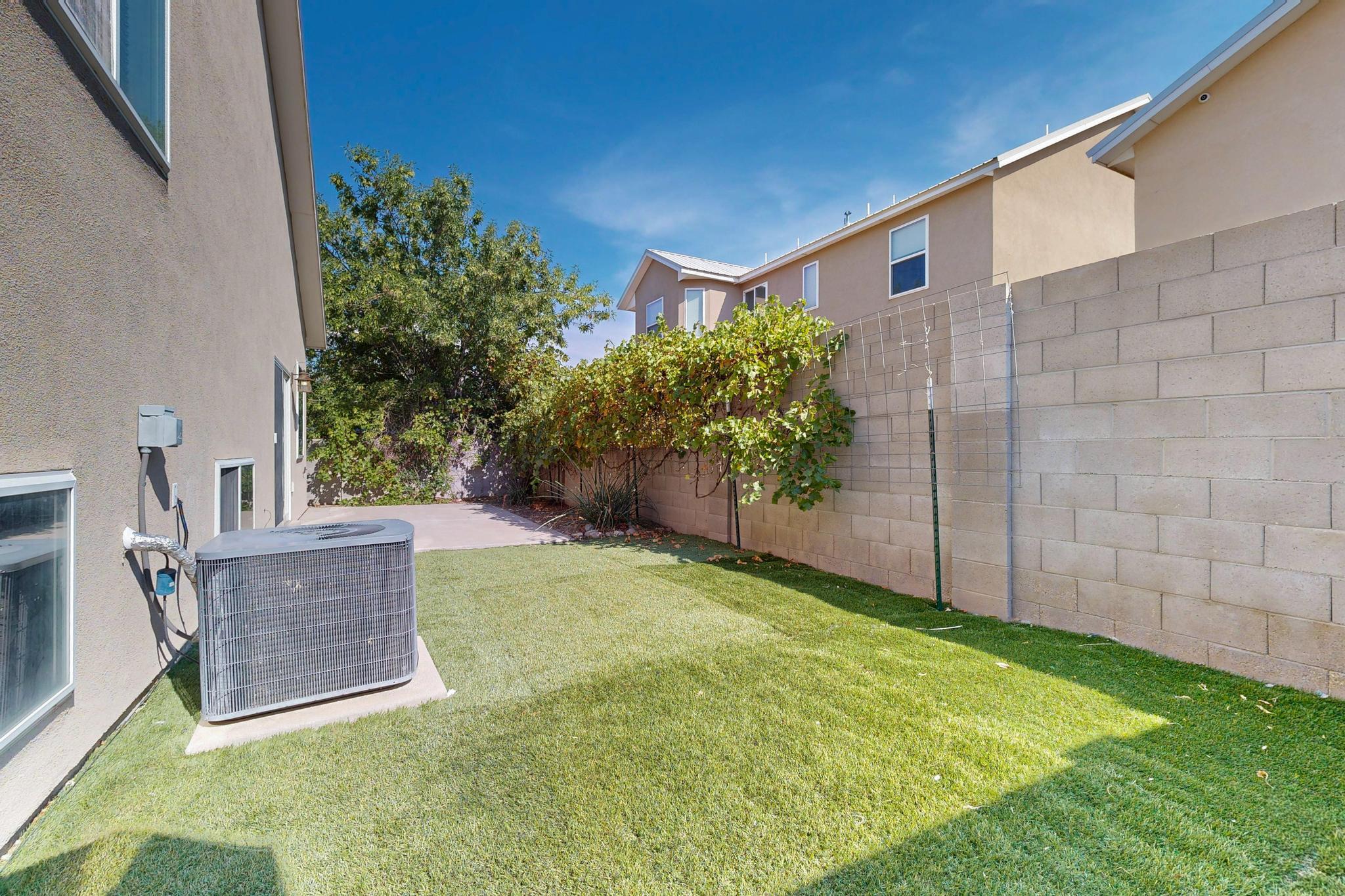 2023 DILLON Drive NE