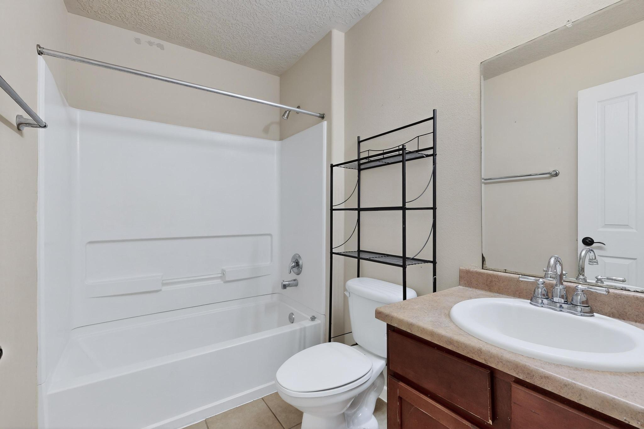 2023 DILLON Drive NE