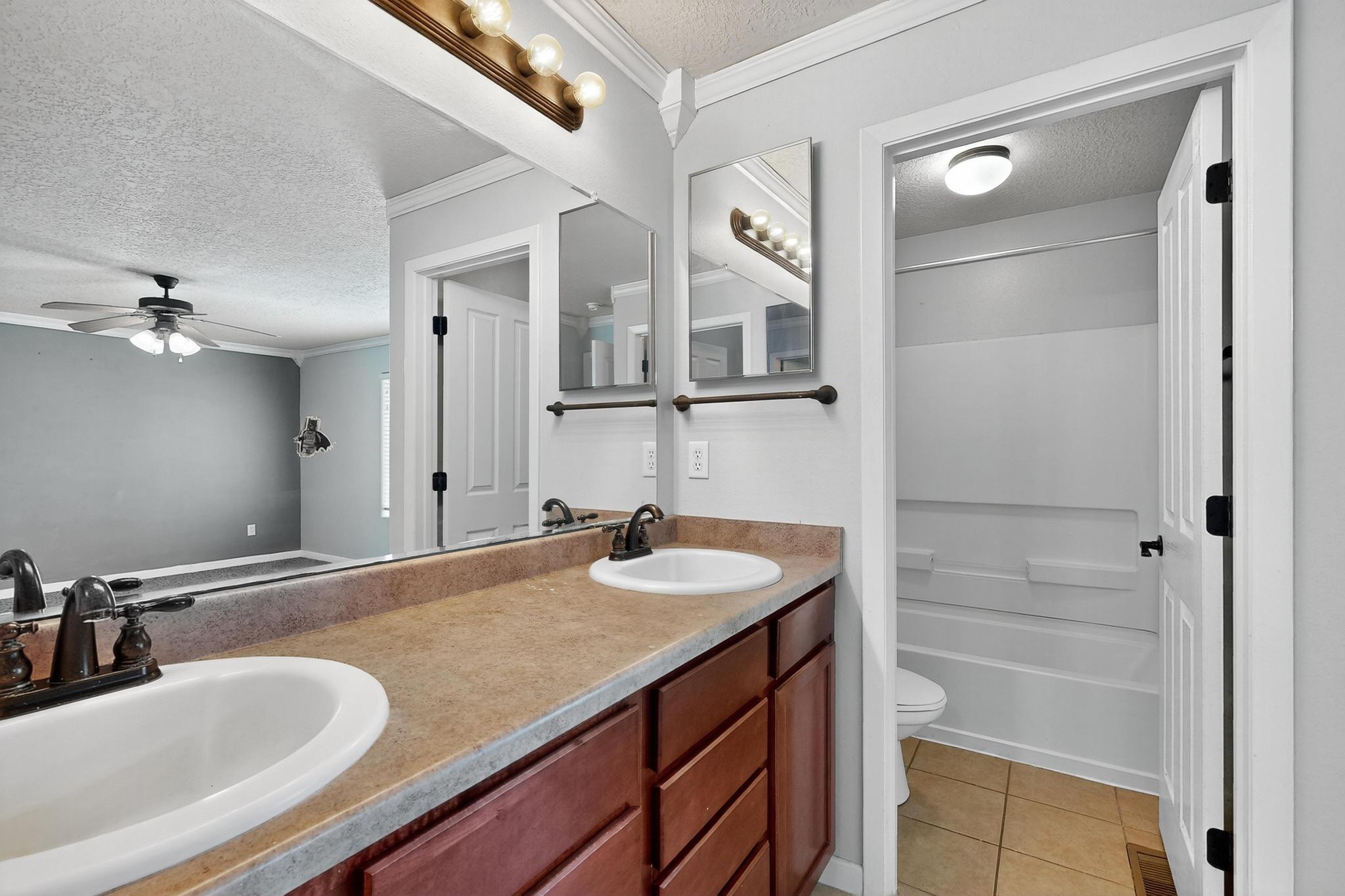 2023 DILLON Drive NE