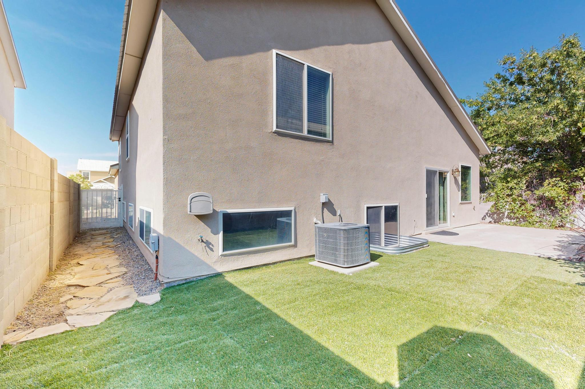 2023 DILLON Drive NE