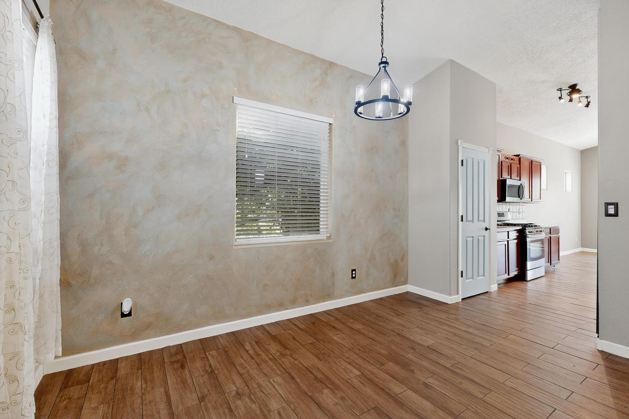 2023 DILLON Drive NE