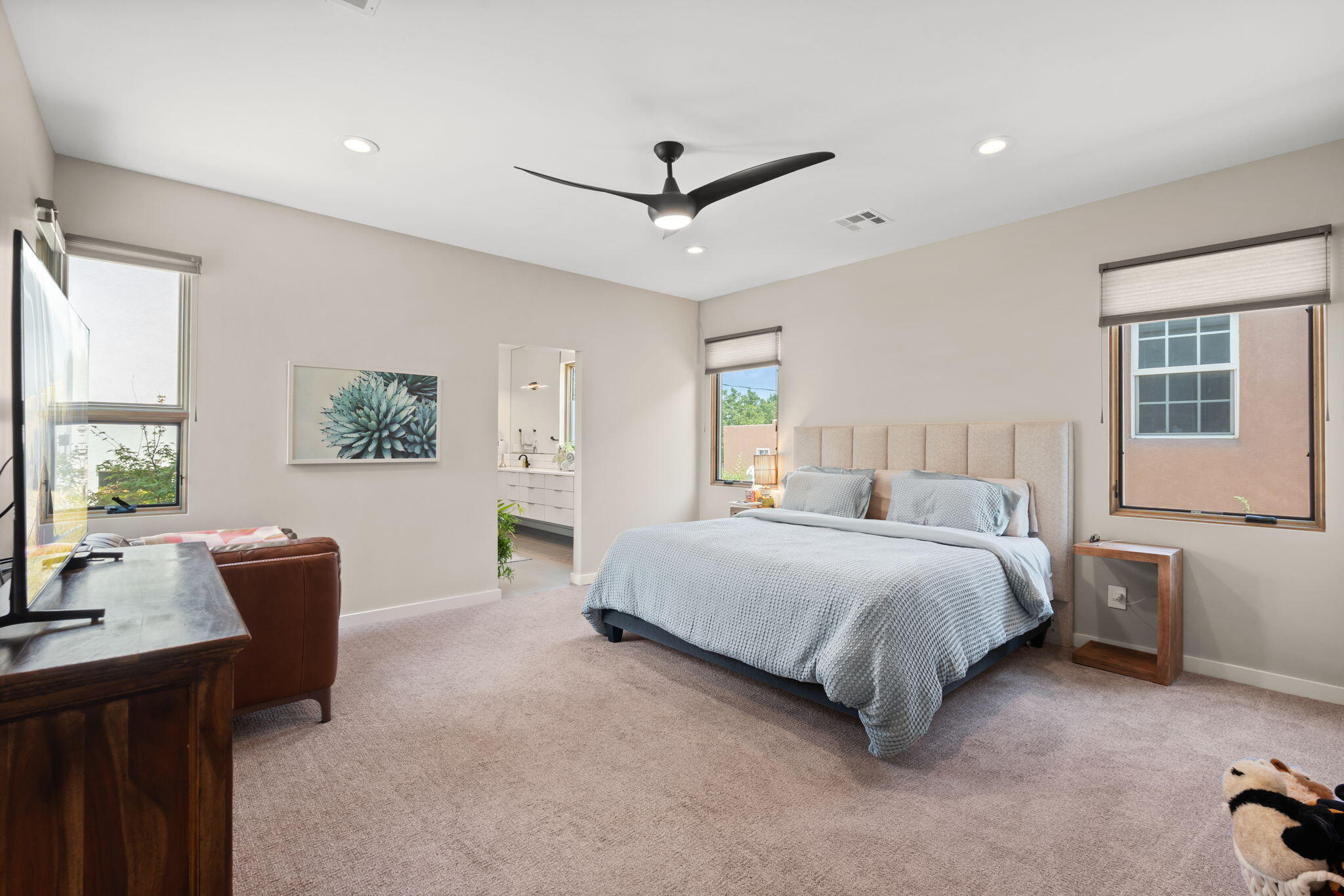 1100 RIDGECREST Drive SE