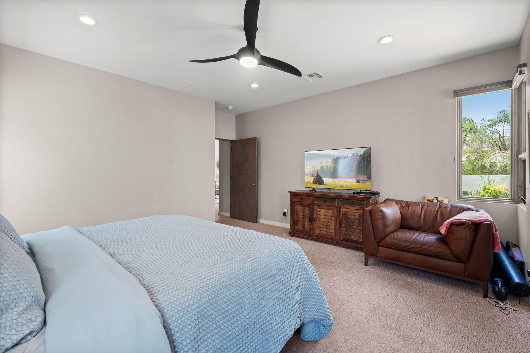 1100 RIDGECREST Drive SE