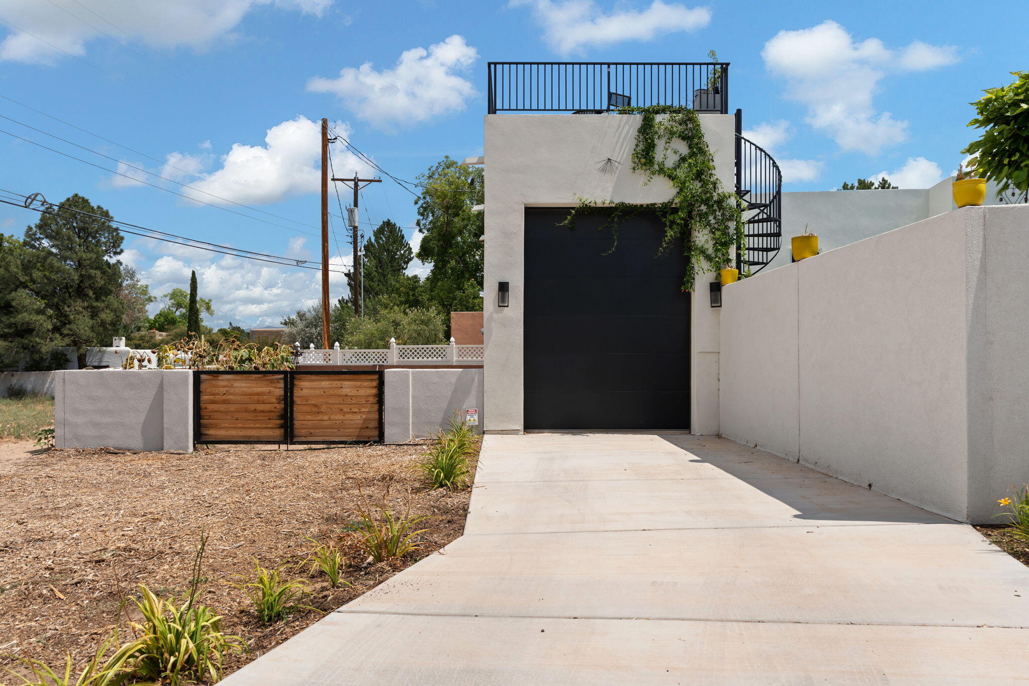 1100 RIDGECREST Drive SE