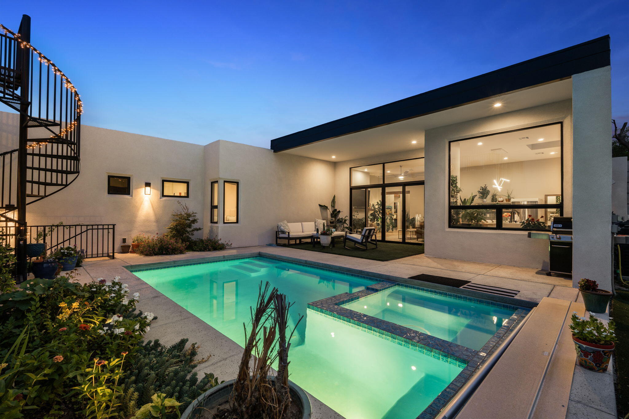 1100 RIDGECREST Drive SE