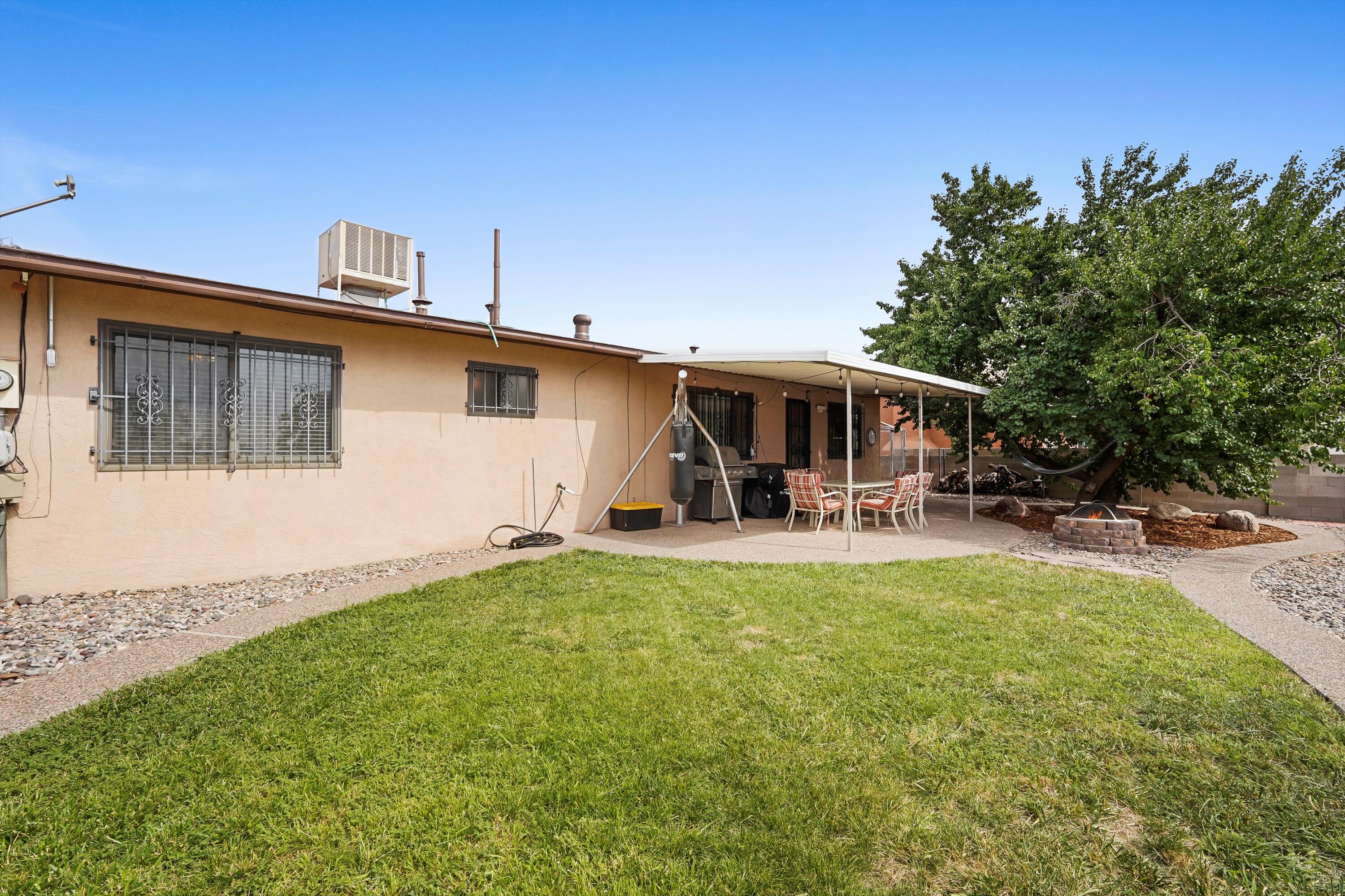 1209 HUPMOBILE Drive NE