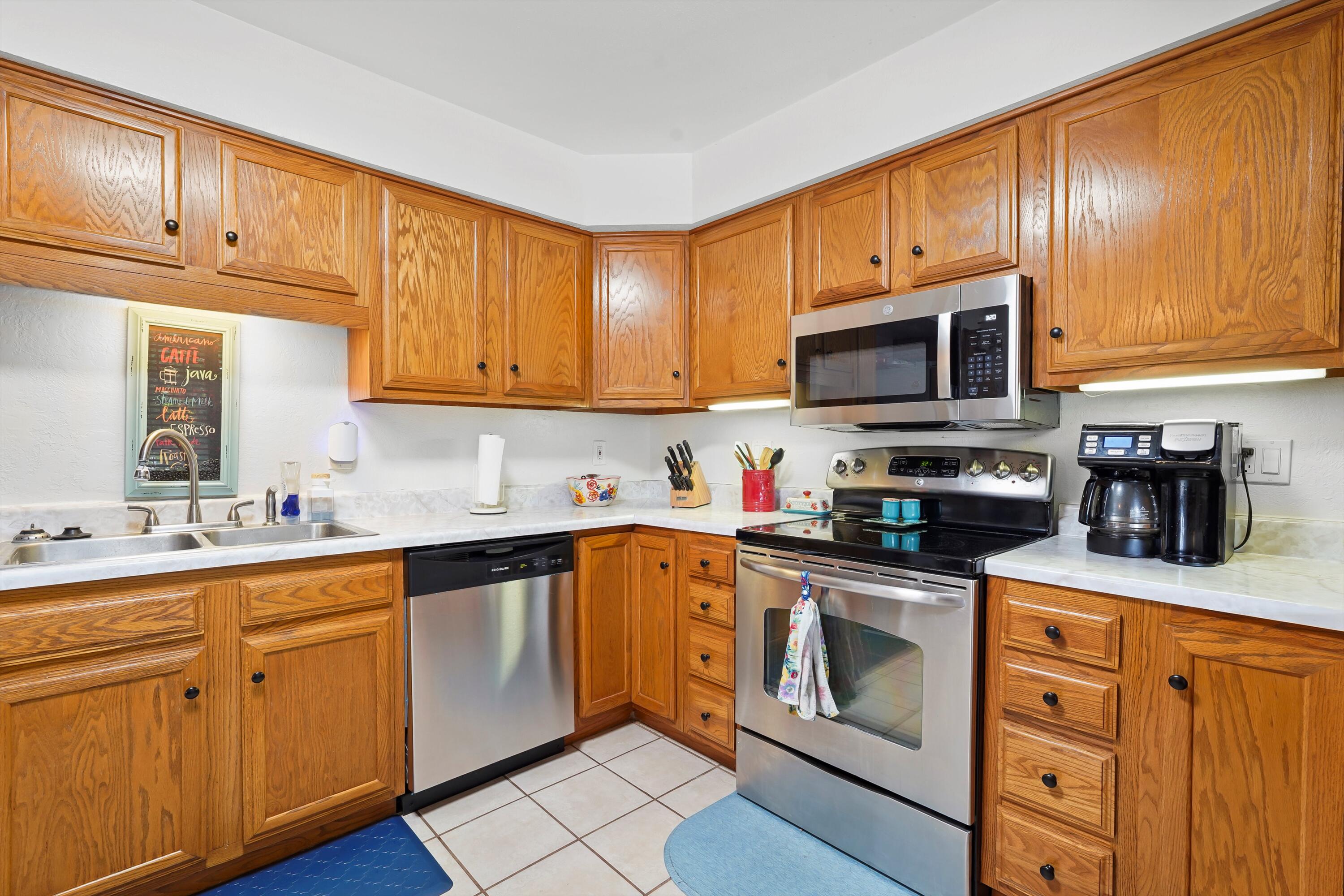 1209 HUPMOBILE Drive NE