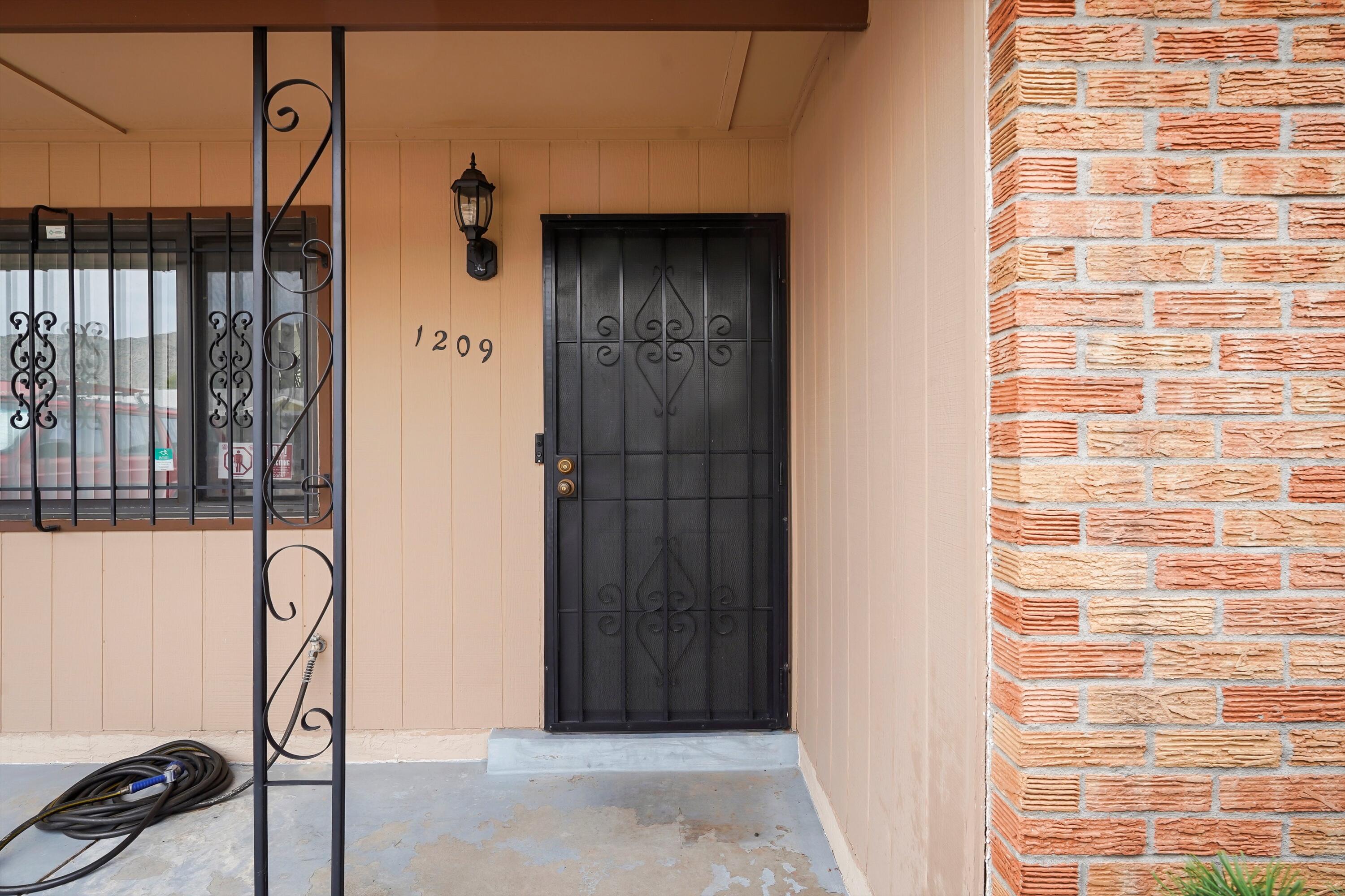 1209 HUPMOBILE Drive NE