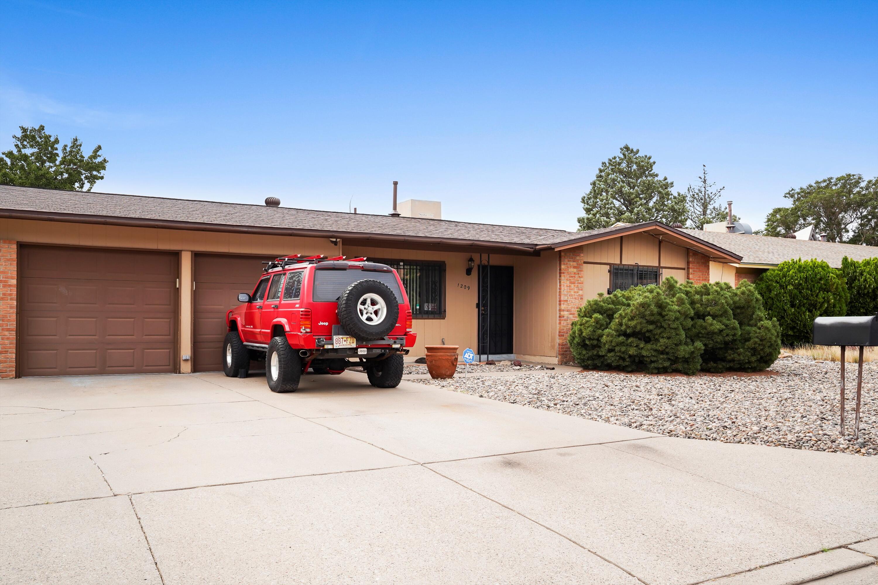 1209 HUPMOBILE Drive NE