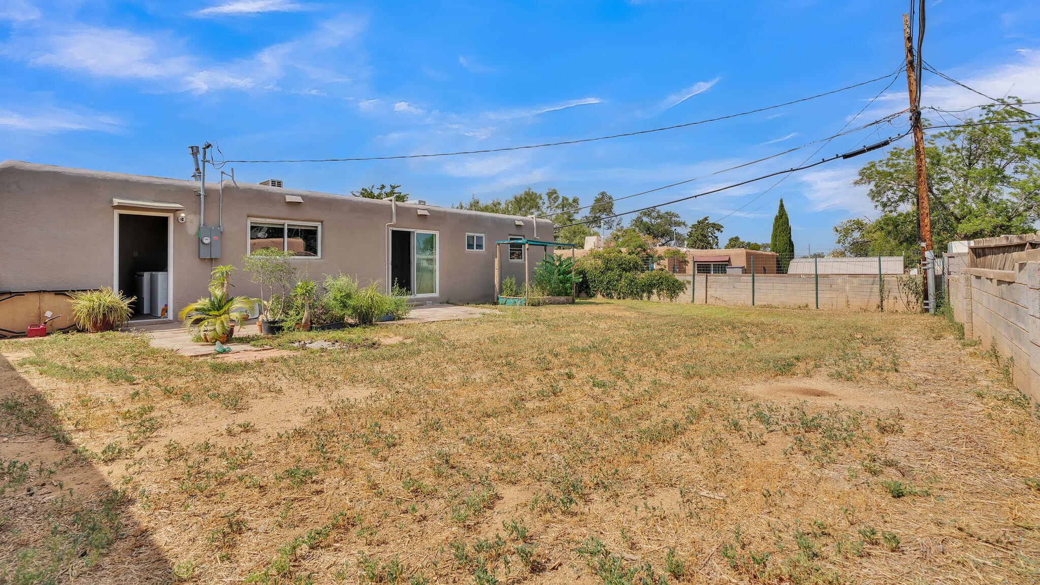 10005 LOS ARBOLES Avenue NE