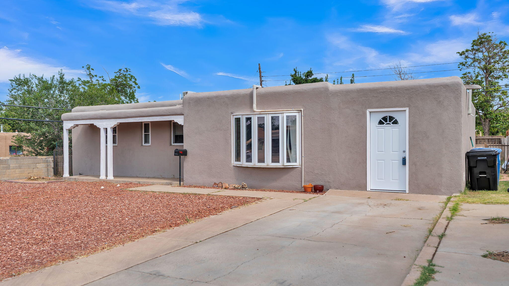 10005 LOS ARBOLES Avenue NE