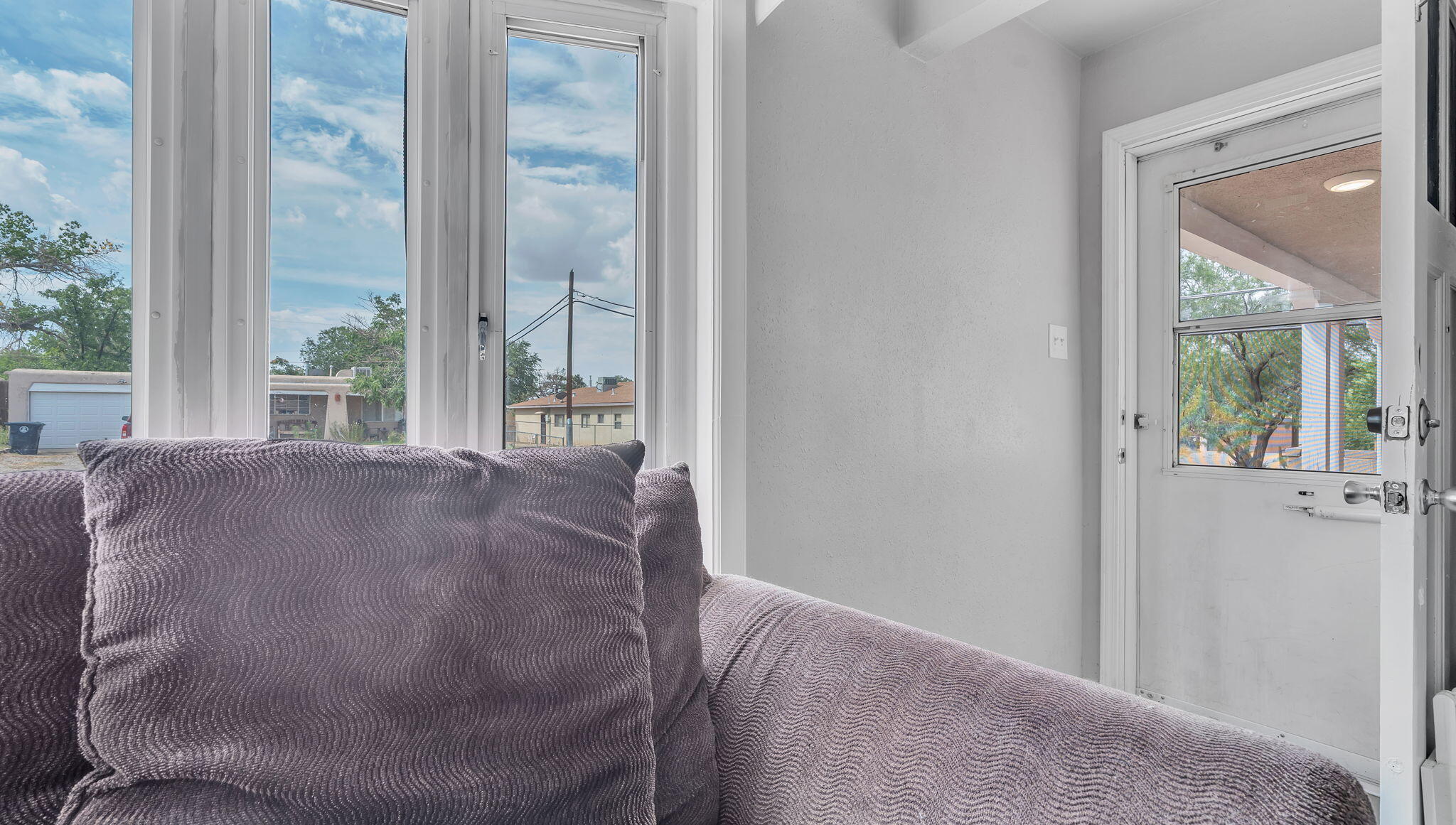 10005 LOS ARBOLES Avenue NE