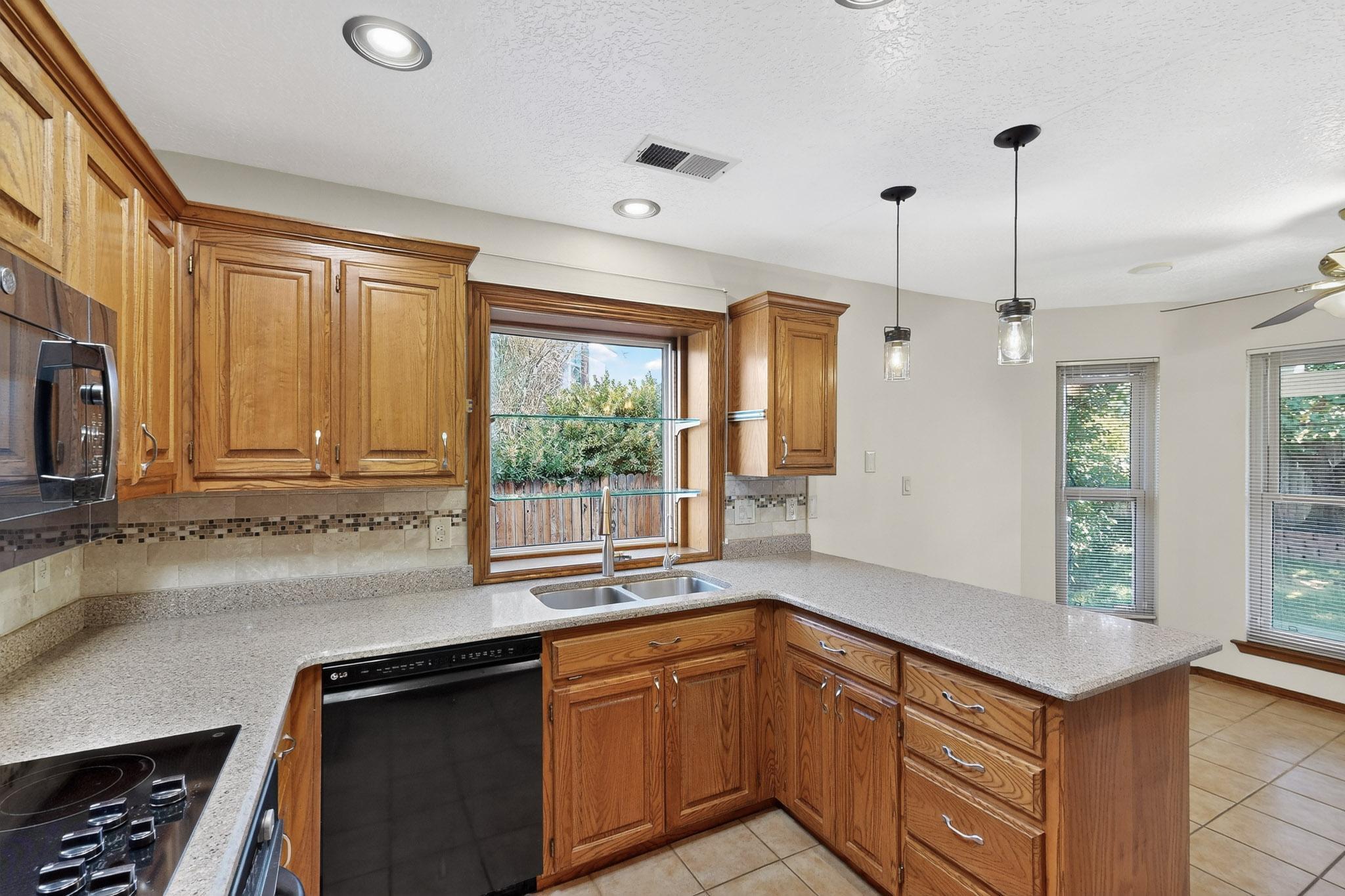 7432 PRIMROSE Drive NW