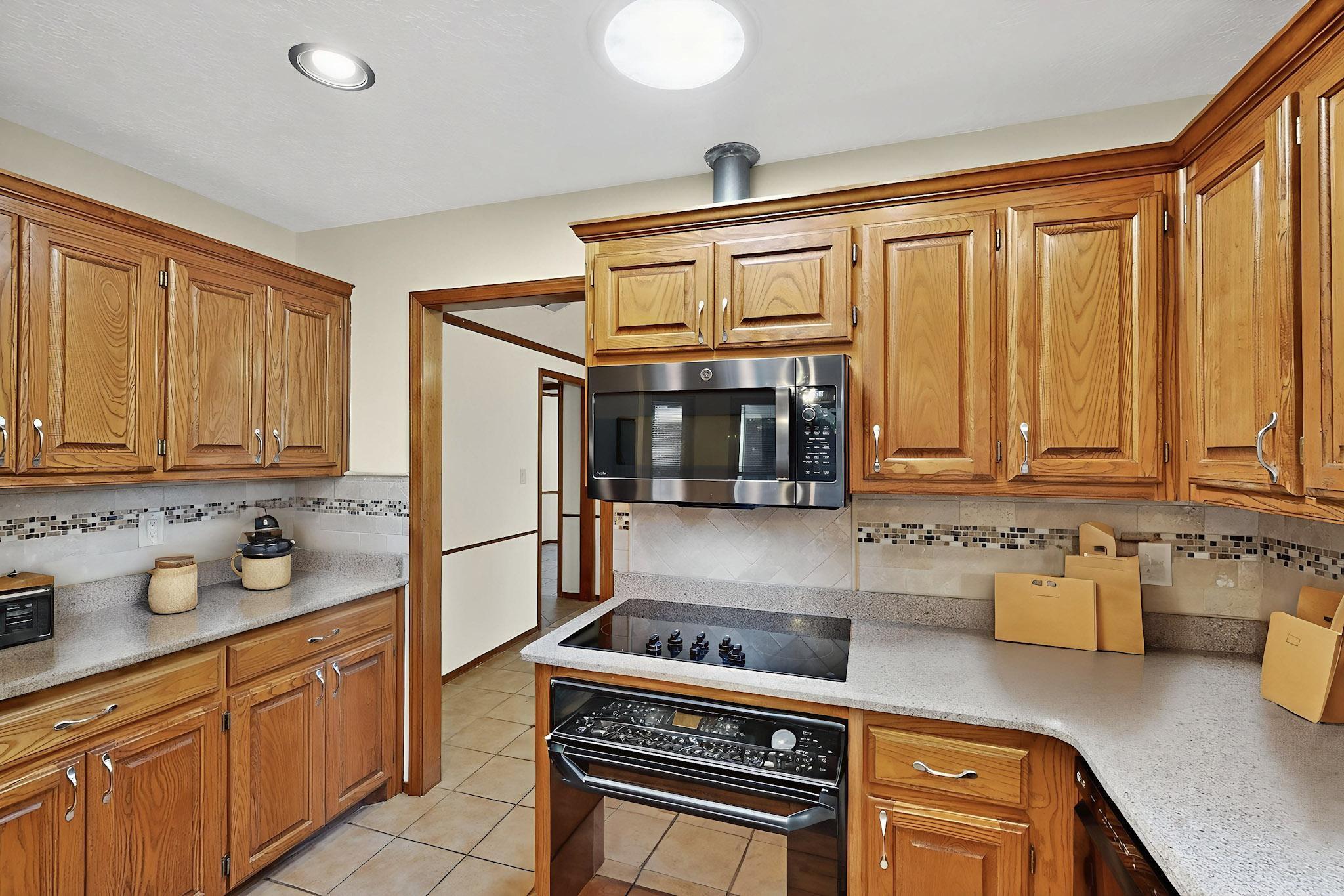 7432 PRIMROSE Drive NW