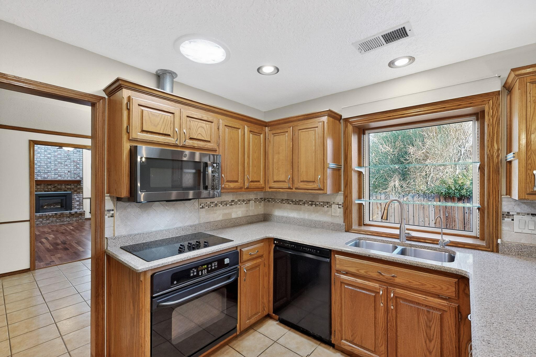 7432 PRIMROSE Drive NW