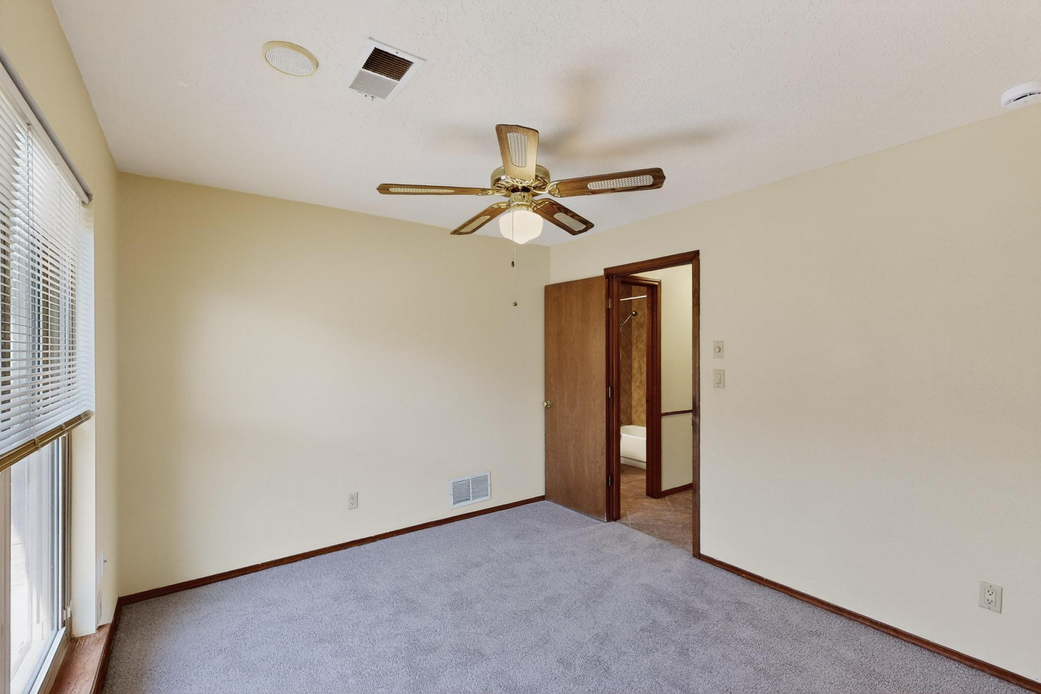 7432 PRIMROSE Drive NW